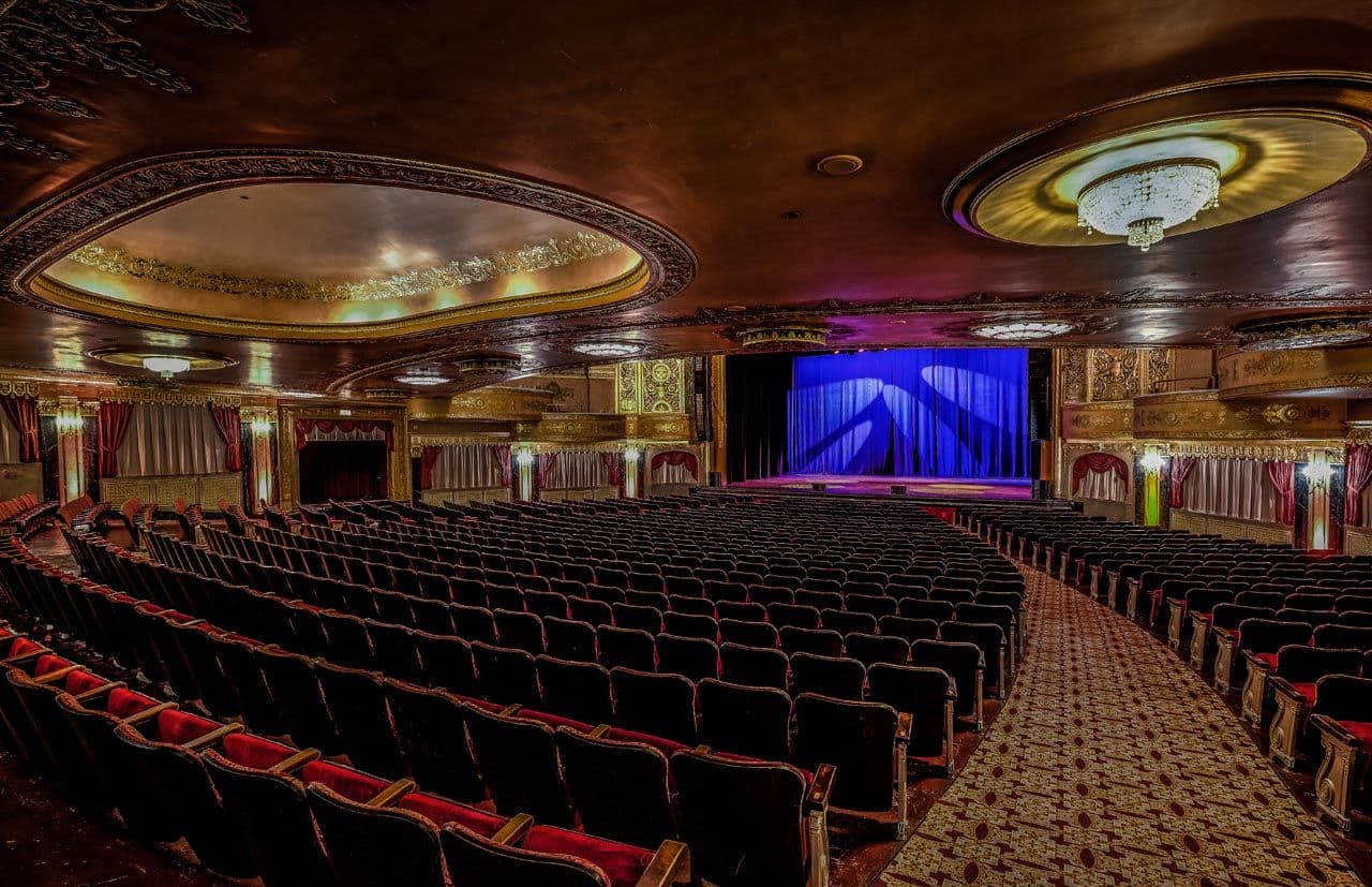 Entire Theatre, Warner Theatre photo #8