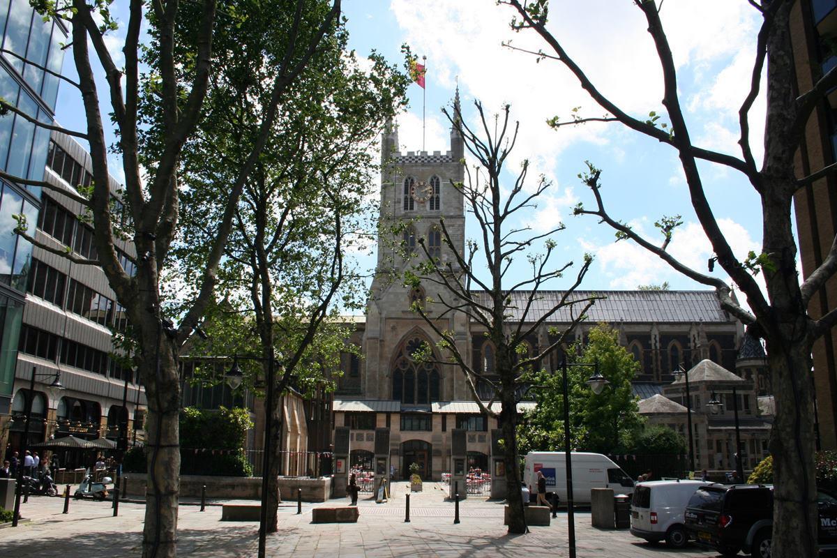 Millennium Courtyard, Southwark Cathedral photo #1