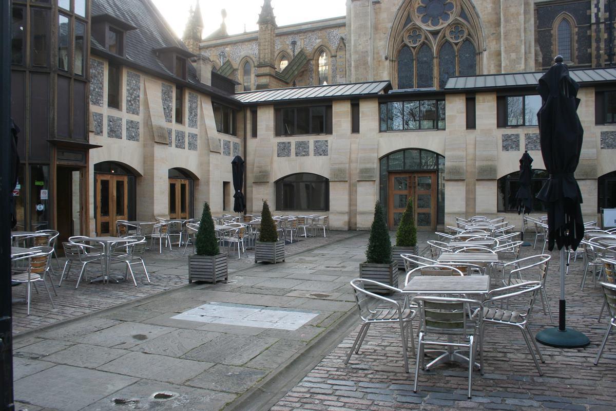 Southwark Cathedral, Millennium Courtyard photo #3