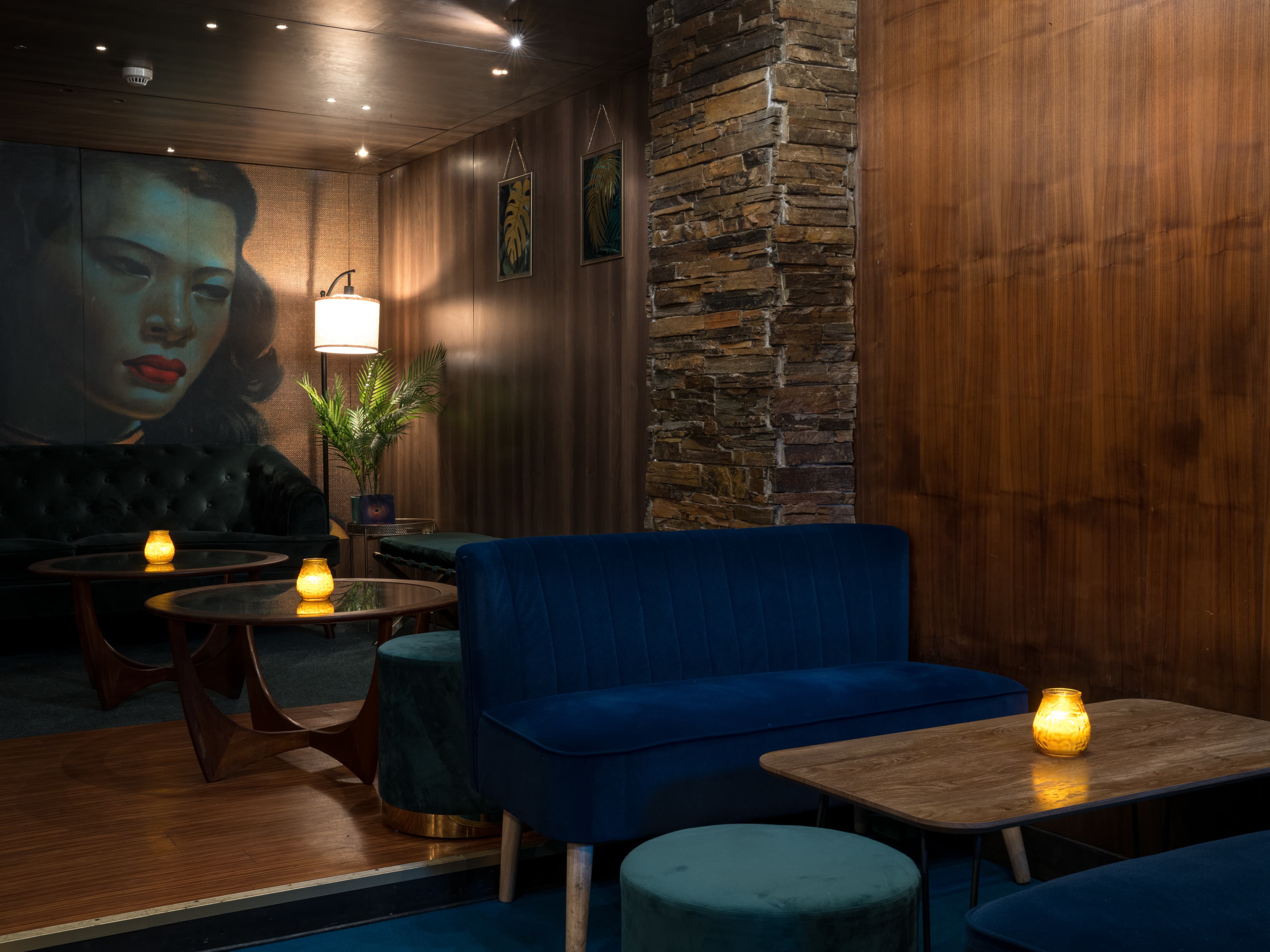 Trailer Happiness photo #2