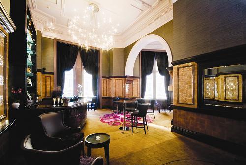 One Whitehall Place, The Churchill's Bar photo #0