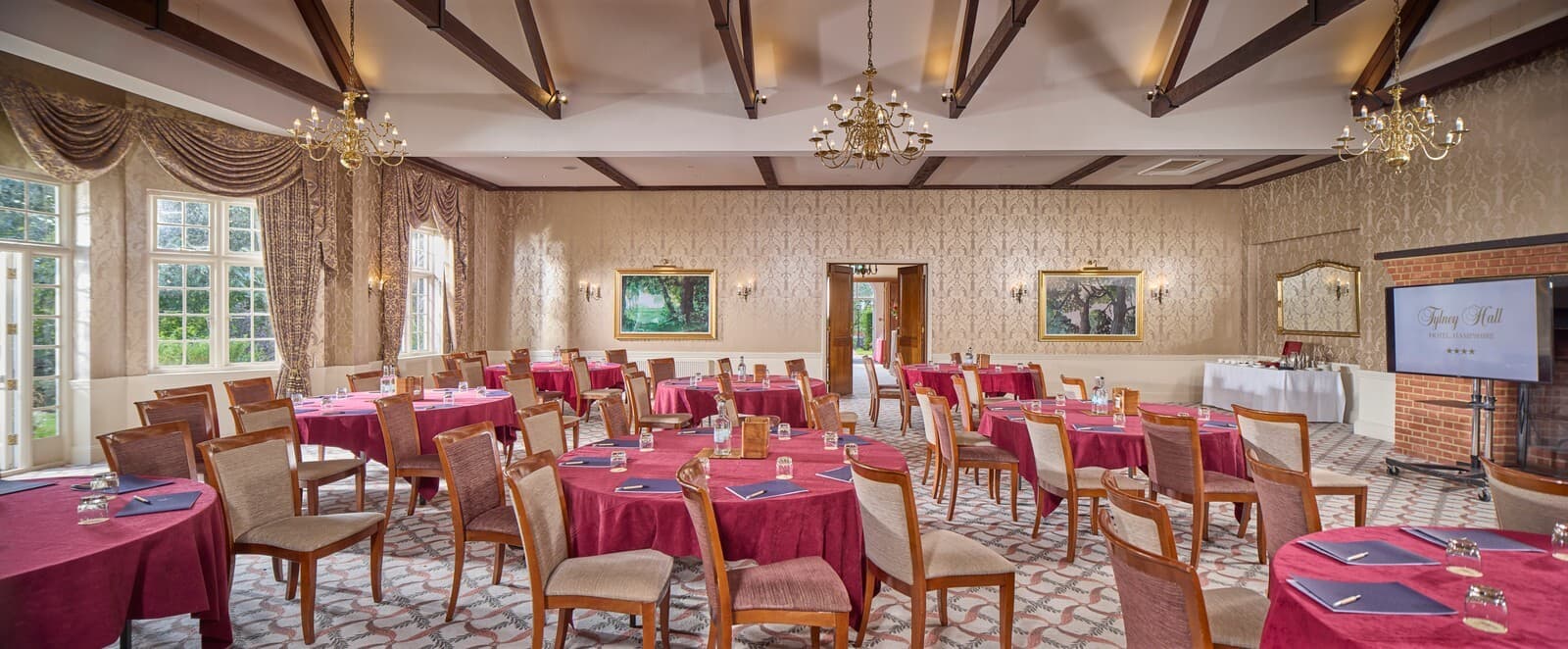 Chestnut Suite, Tylney Hall photo #3