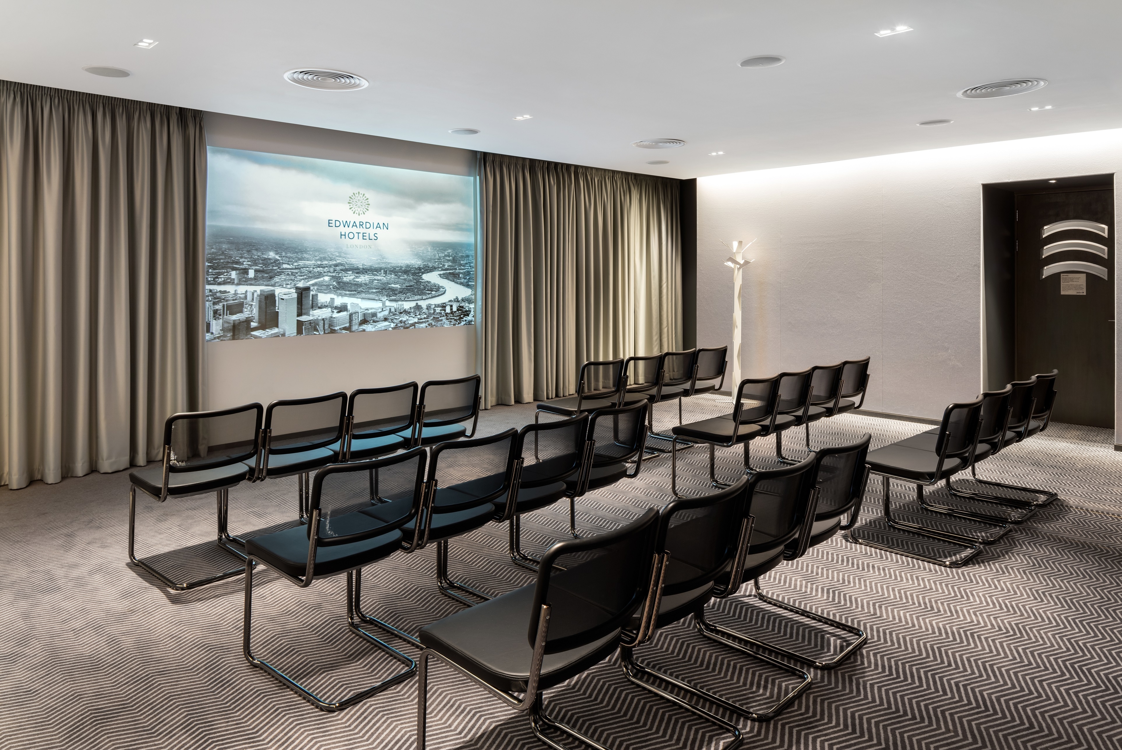 Photo of Radisson Blu Edwardian, Mercer Street, Private Room 6