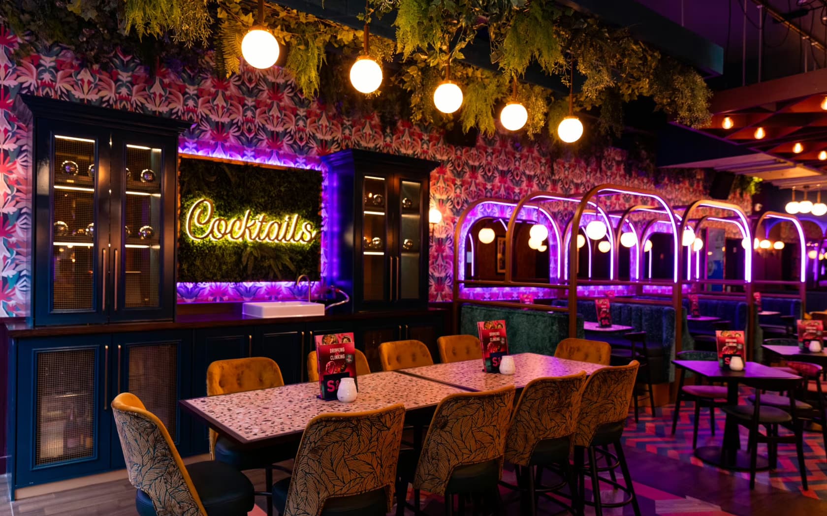 Whole Venue, Slug & Lettuce, Glasgow photo #1