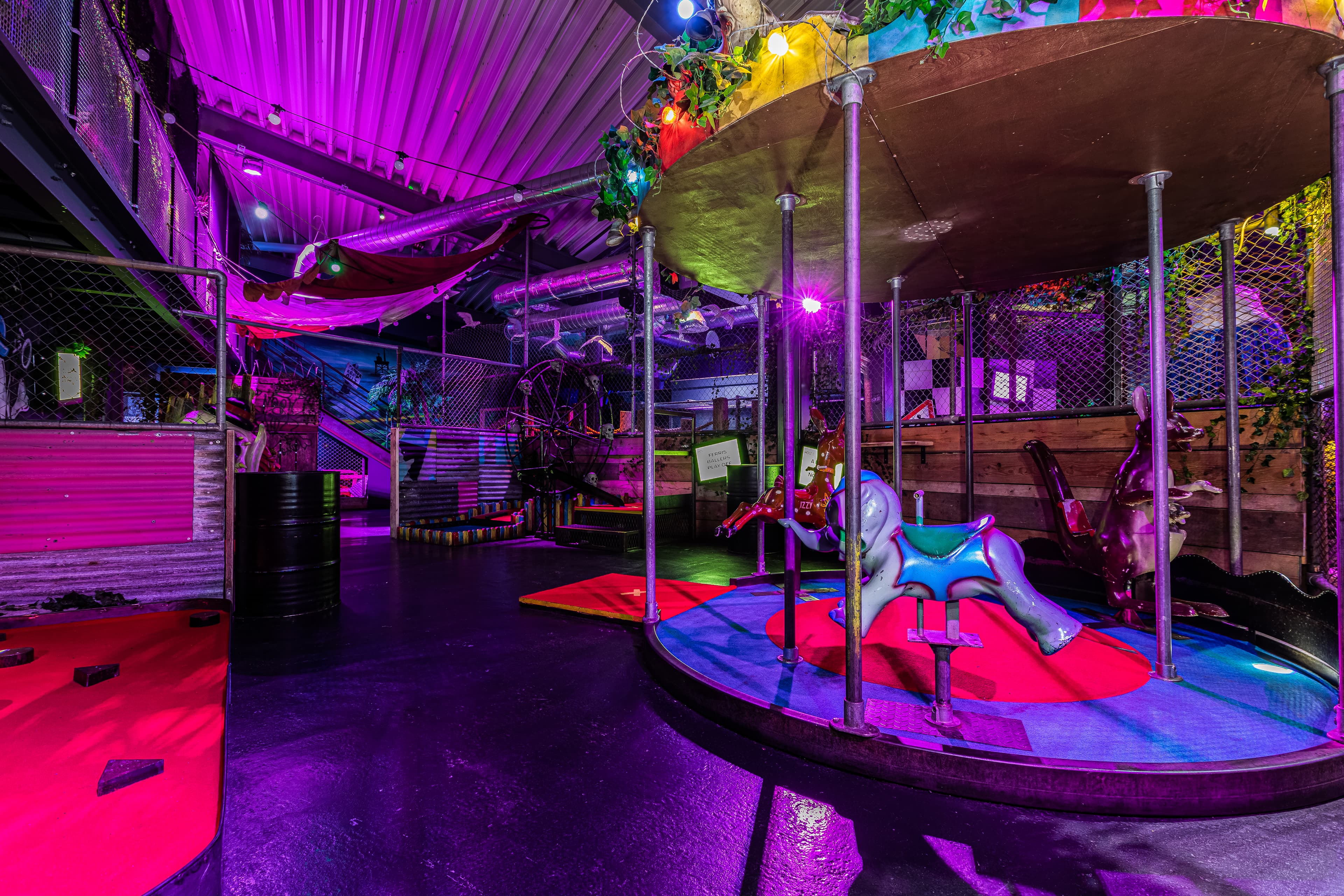Junkyard Golf Manchester, Exclusive Bar + Bozo Course photo #2