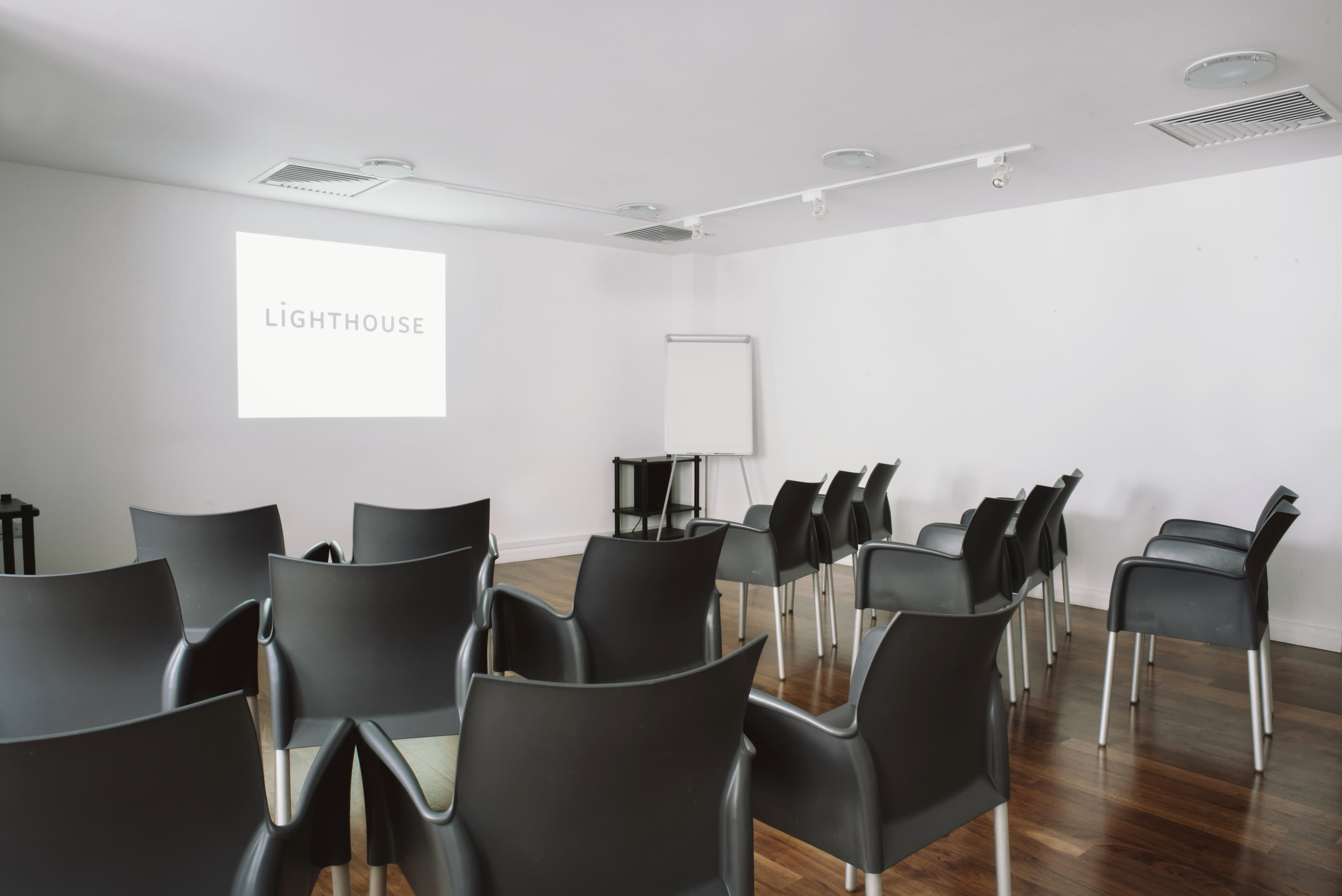 The Yellow Room, Lighthouse photo #1