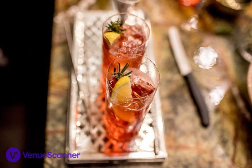 Uncommon Fulham photo #3