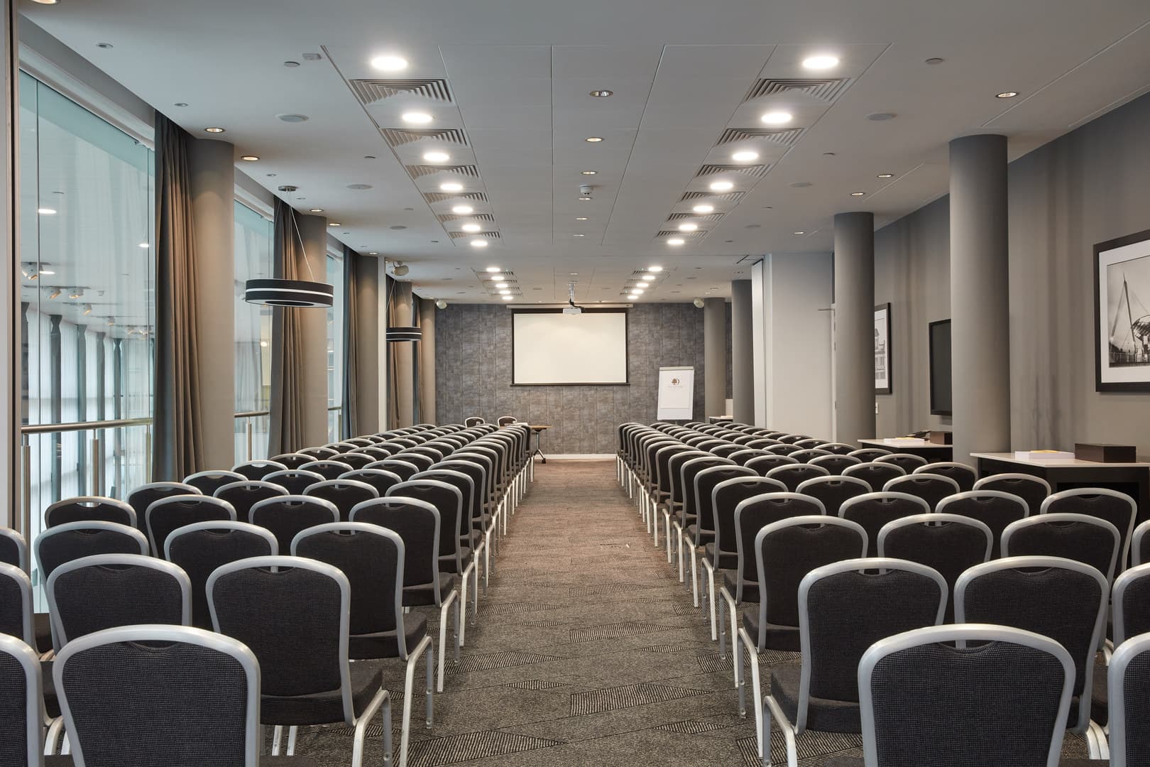 Palaces, DoubleTree By Hilton Manchester photo #1