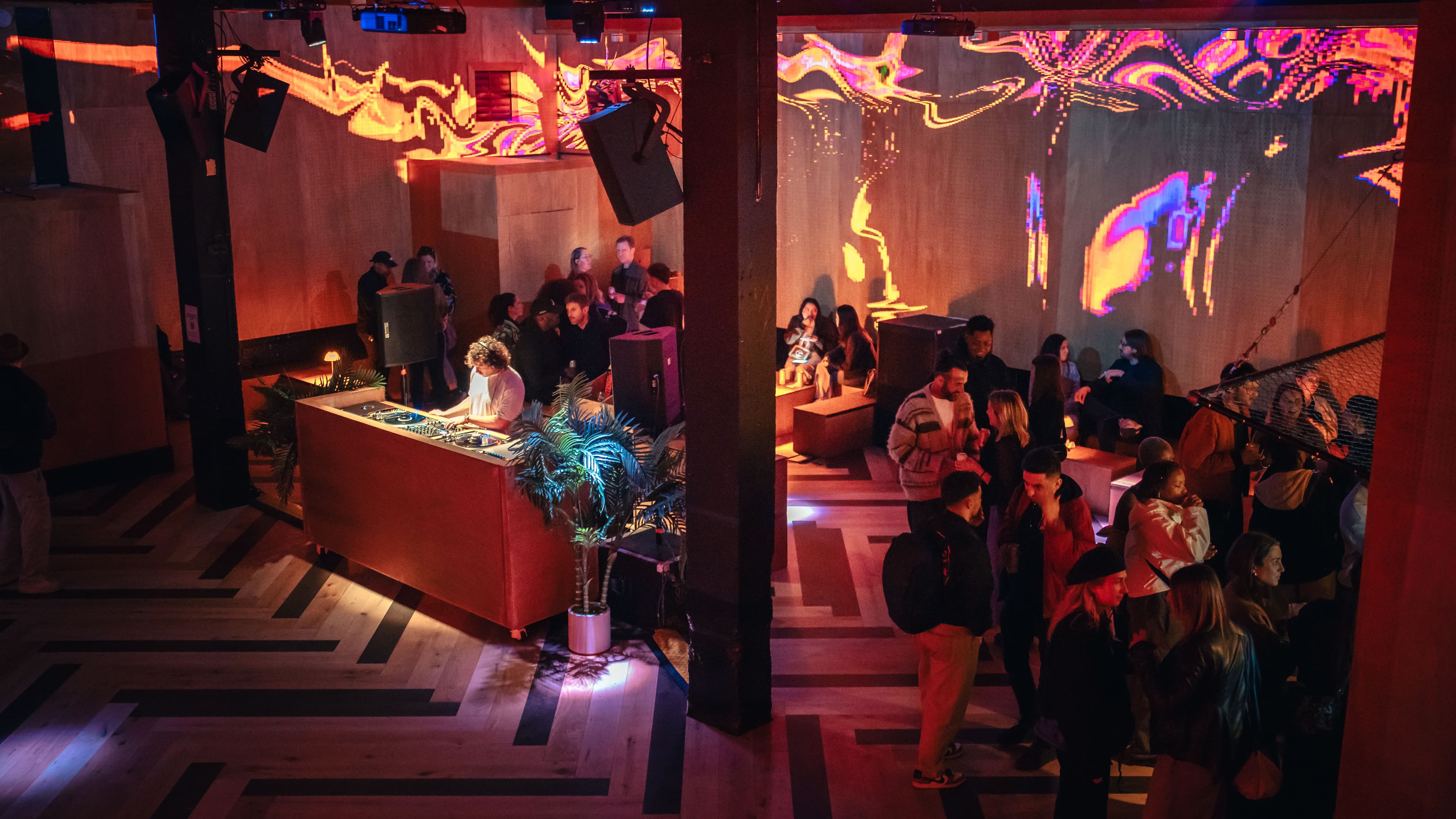 No90 HideOut + Canal Side Terrace, Studio 9294 & Number 90 photo #17