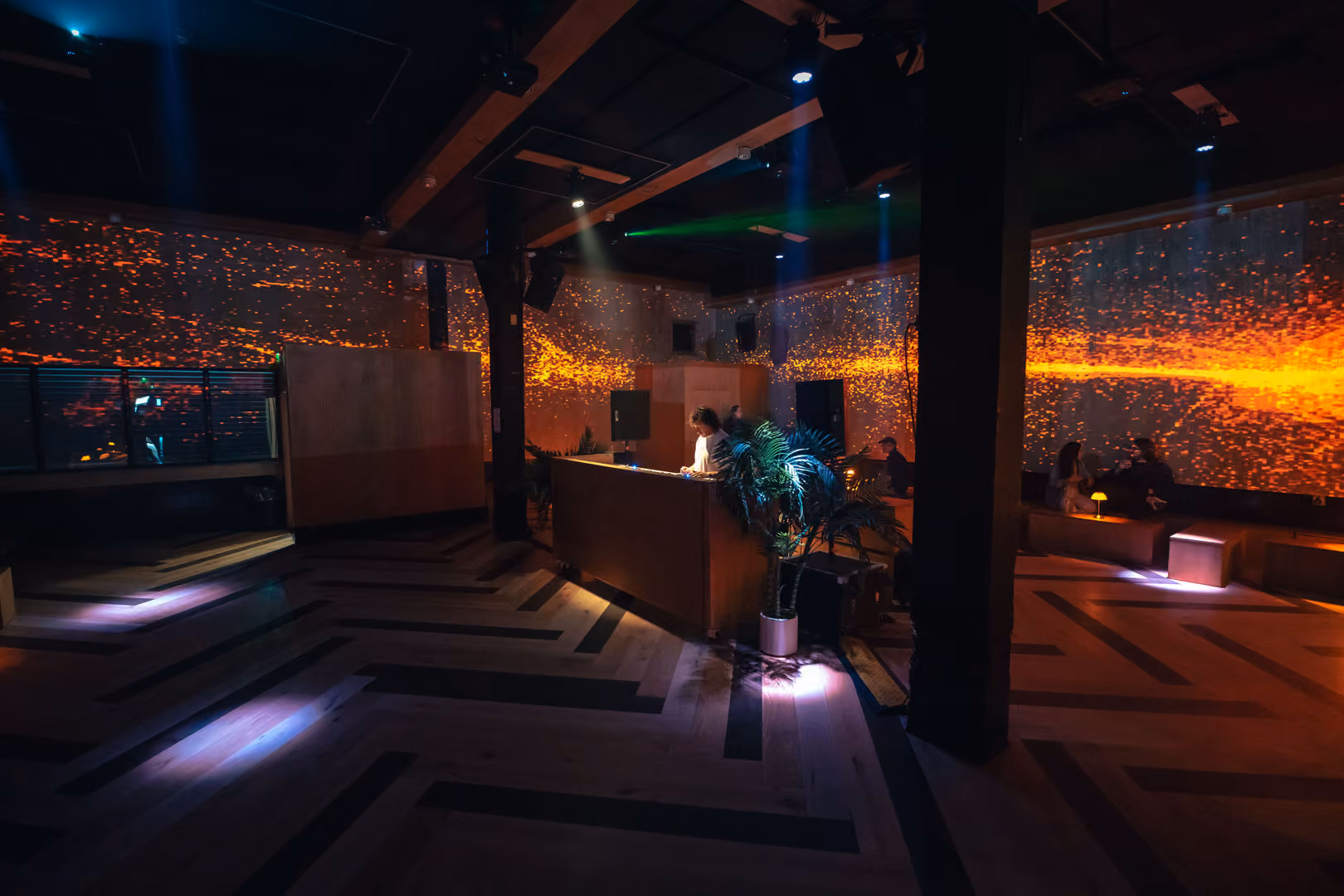 No90 HideOut + Canal Side Terrace, Studio 9294 & Number 90 photo #14