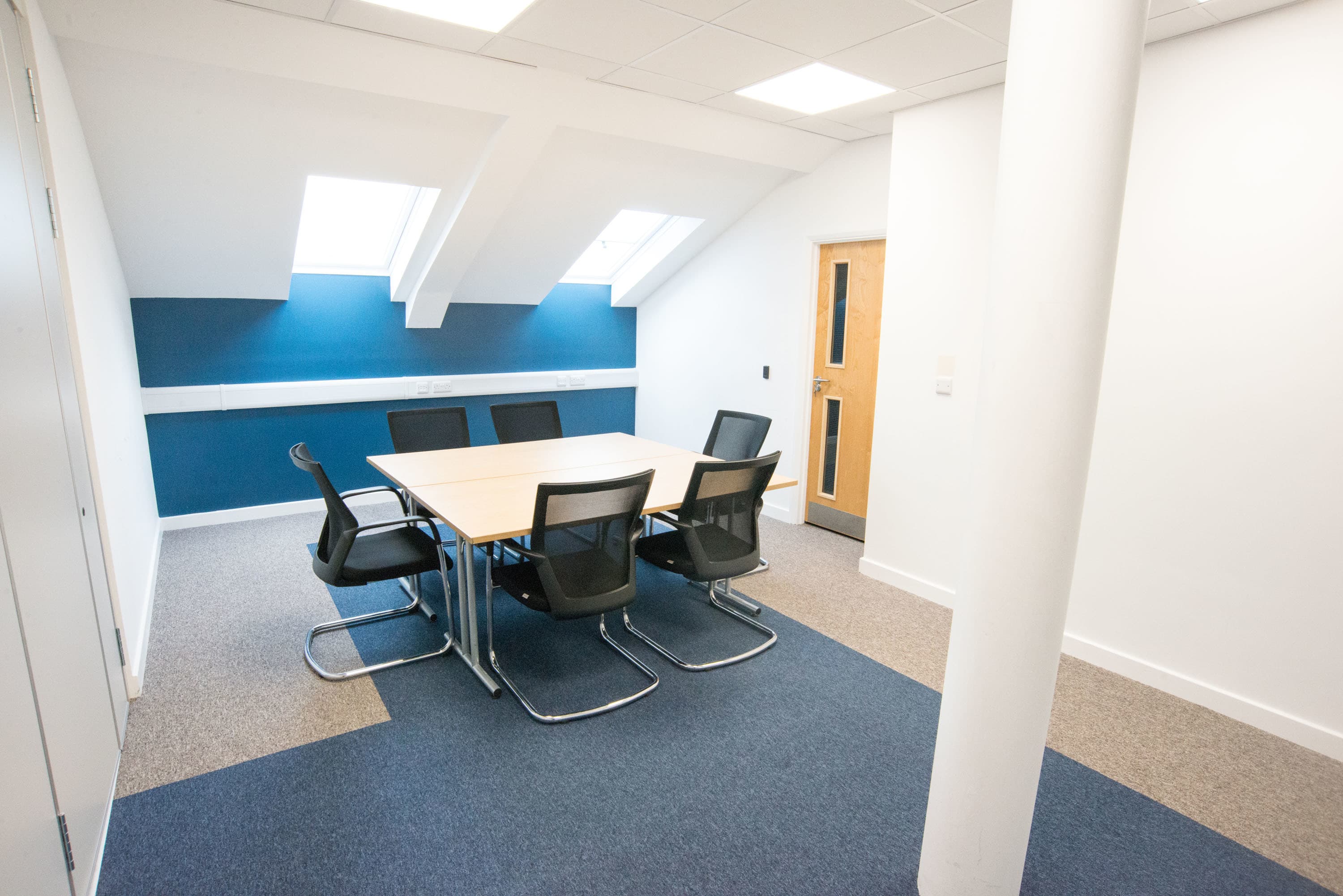 The Boardroom Plus Discounted Hovercraft Travel, Solent Views Ryde photo #17