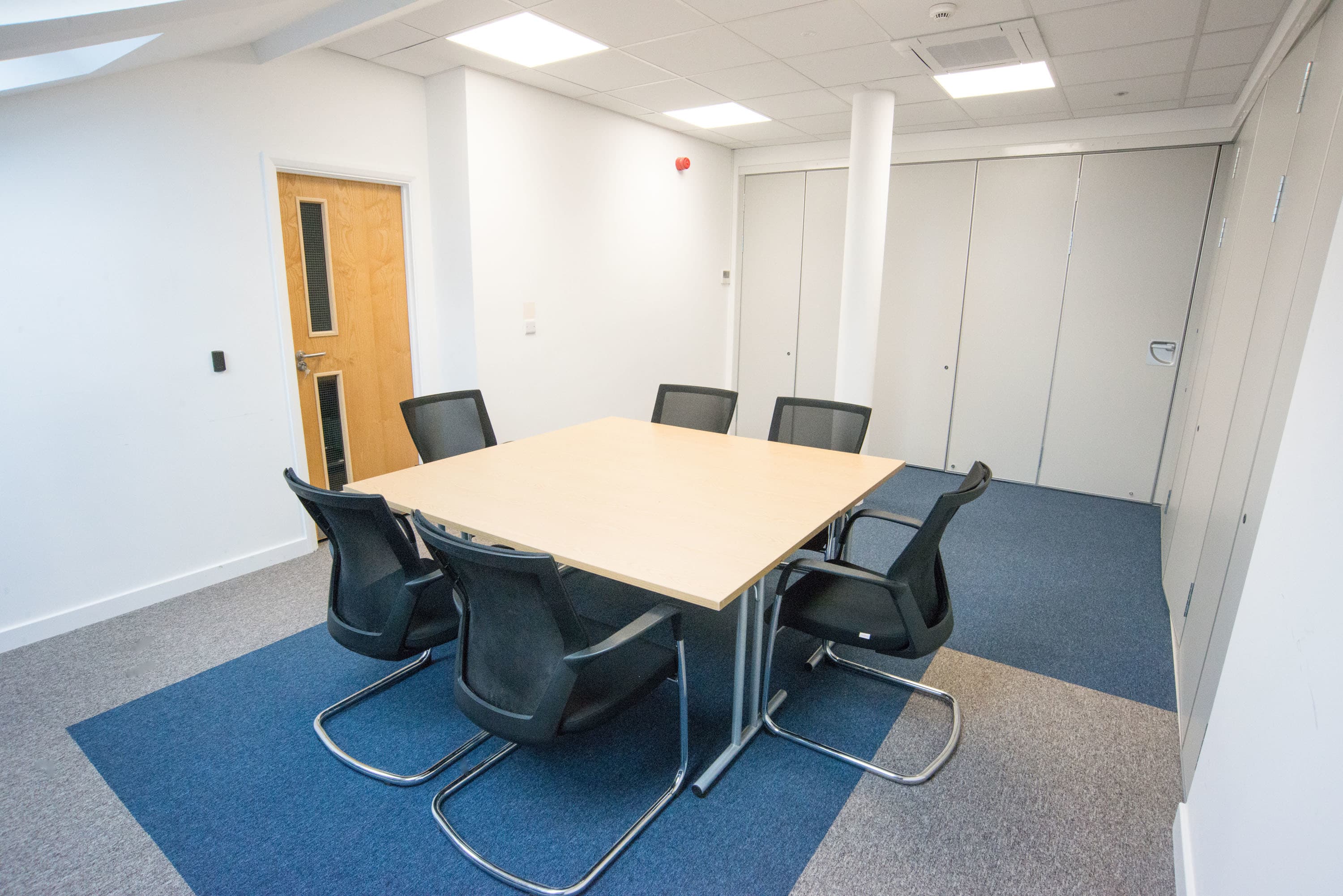 The Boardroom Plus Discounted Hovercraft Travel, Solent Views Ryde photo #18