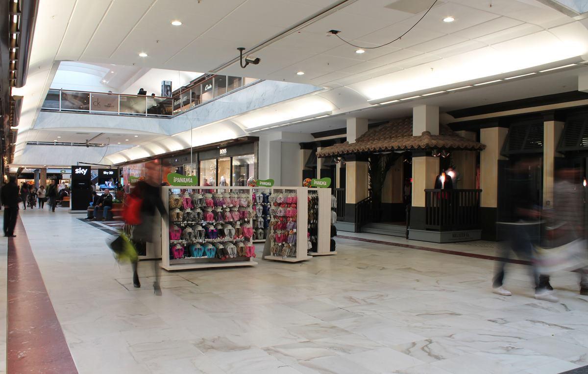 Brent Cross Shopping Centre, Promotional Space West Mall 2 photo #3