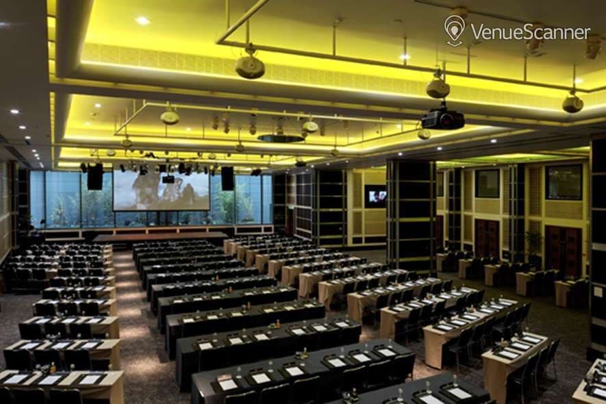 Dickens, Leonardo Royal London St Paul's photo #1