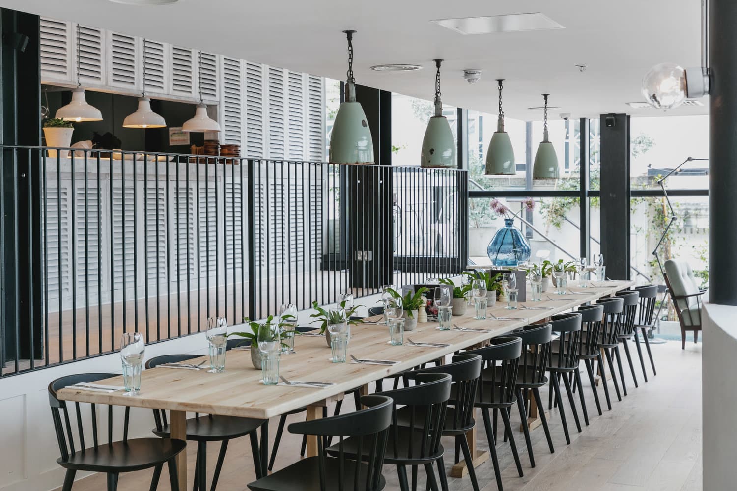 601 Queen’s Road photo #2