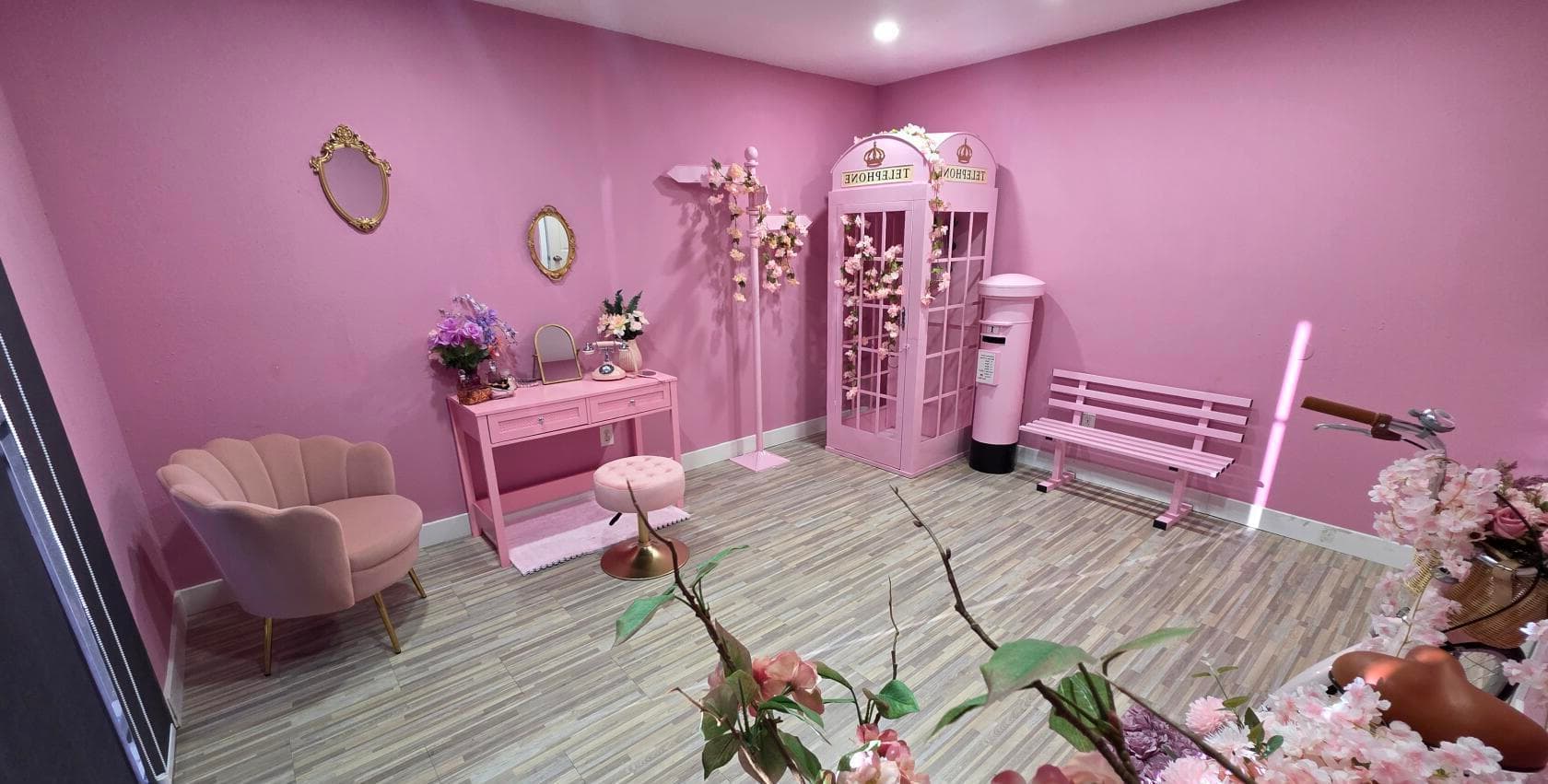 Photo Studio Near IAH Airport