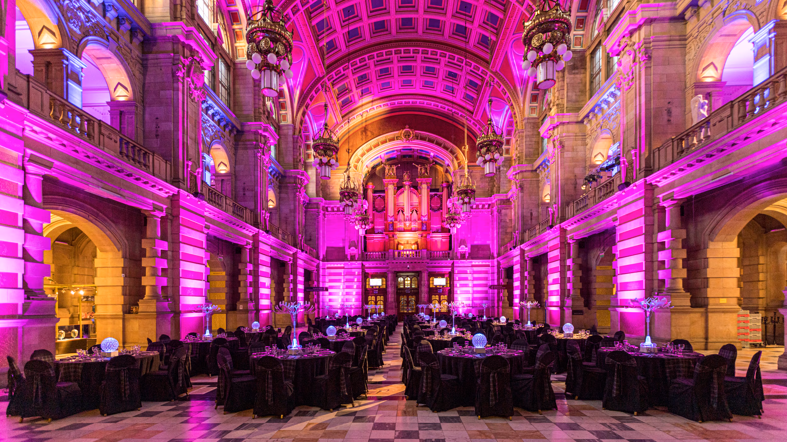 Photo of Kelvingrove Art Gallery And Museum, Centre Hall
