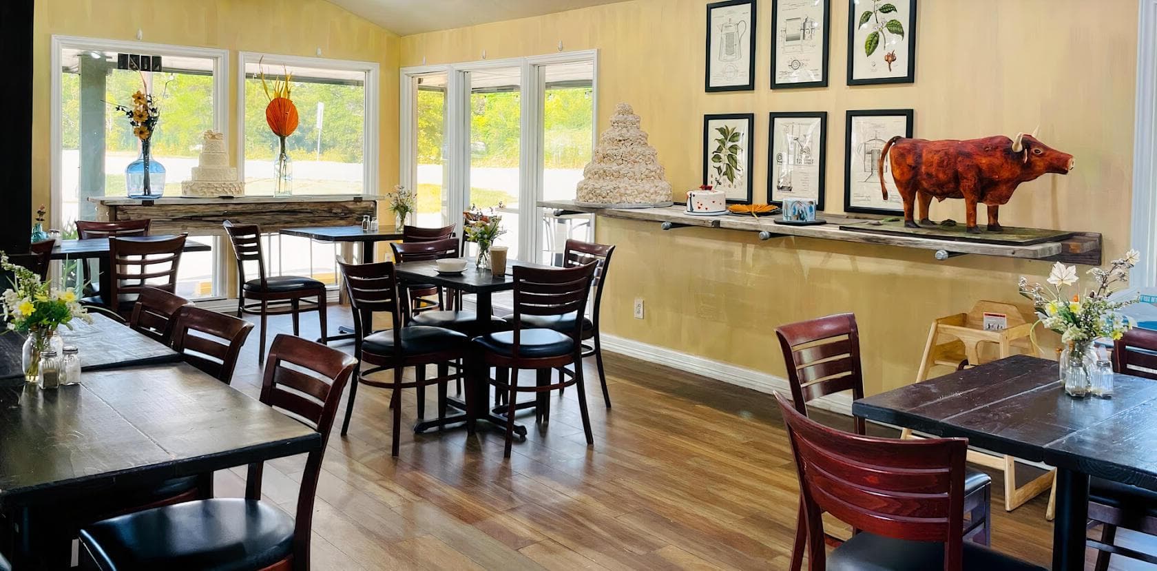 Photo of Rustika Cafe and Bakery: Friendswood, Whole Space