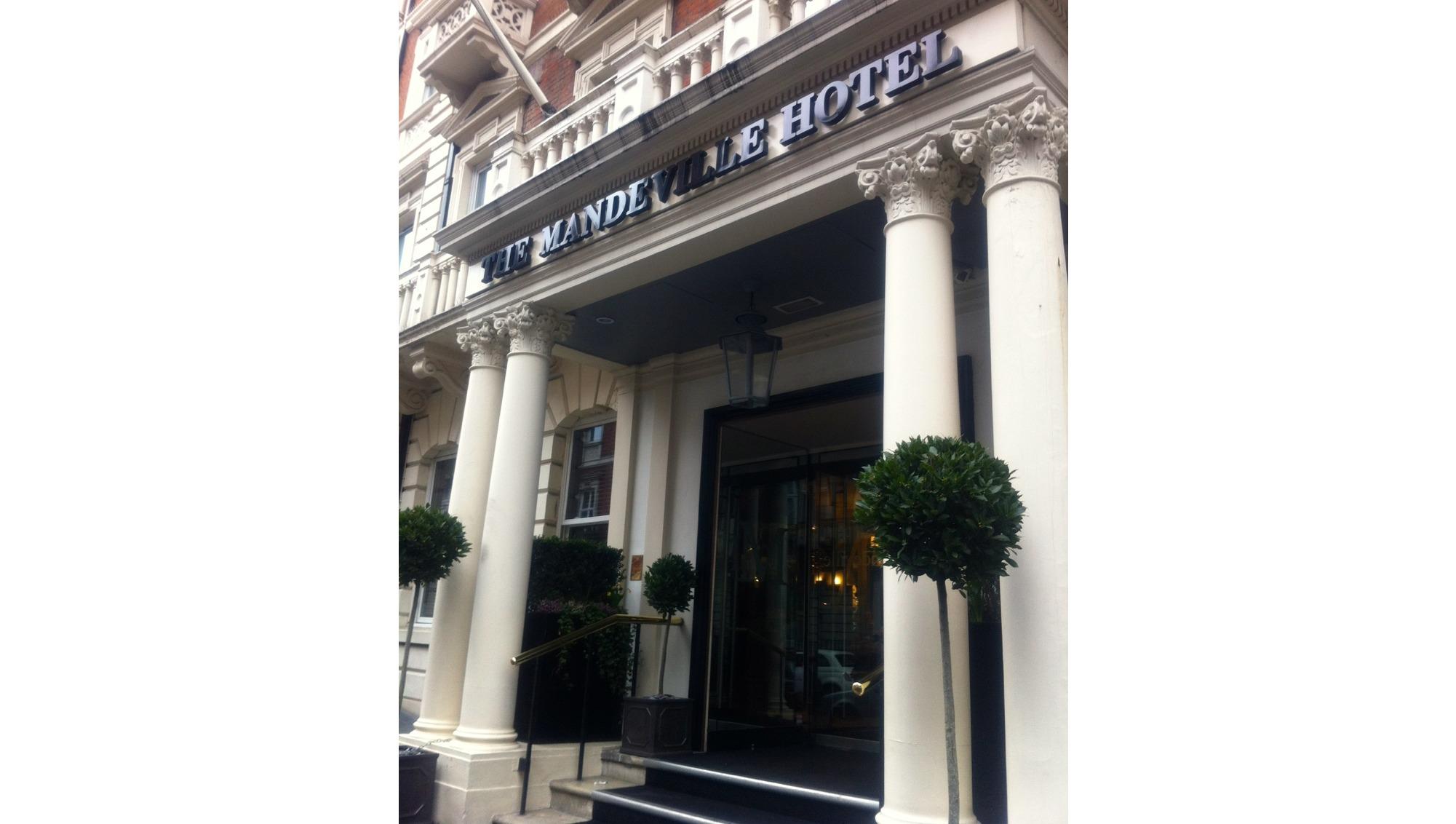 The Mandeville Hotel, The Boadroom photo #2