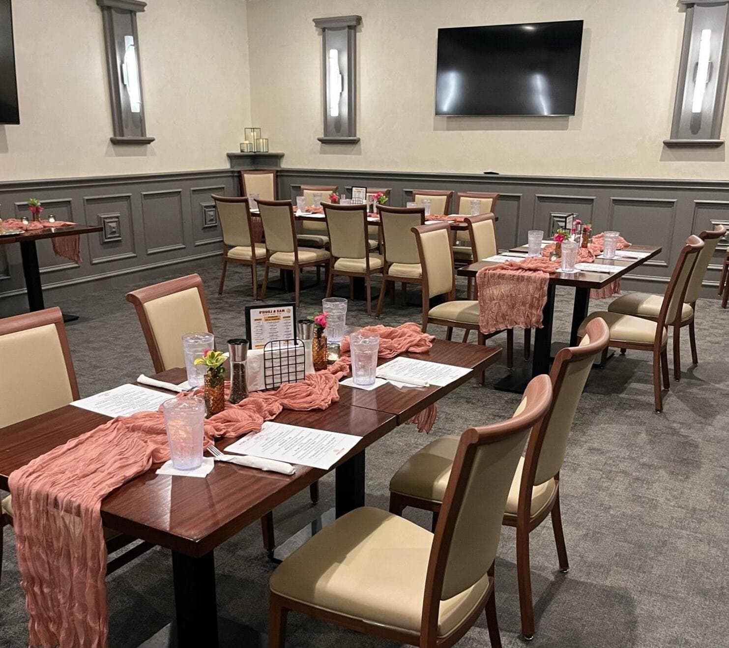 Milly Ray Room, Max and Louie's New York Diner photo #1