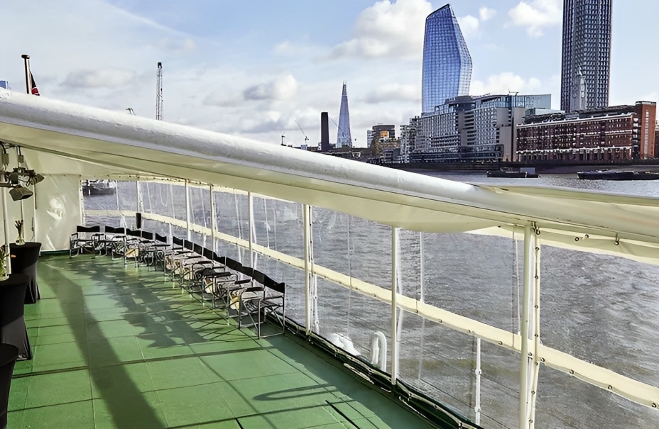 Photo of Wellington On The Thames, Quarterdeck