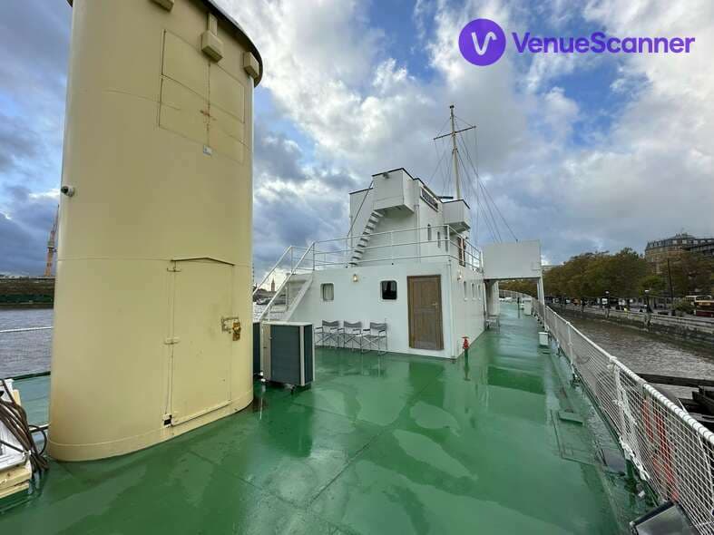 Boatdeck, Wellington On The Thames photo #1