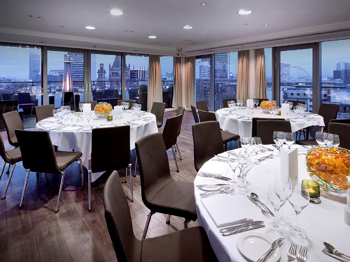 Skylounge, DoubleTree By Hilton Manchester photo #2