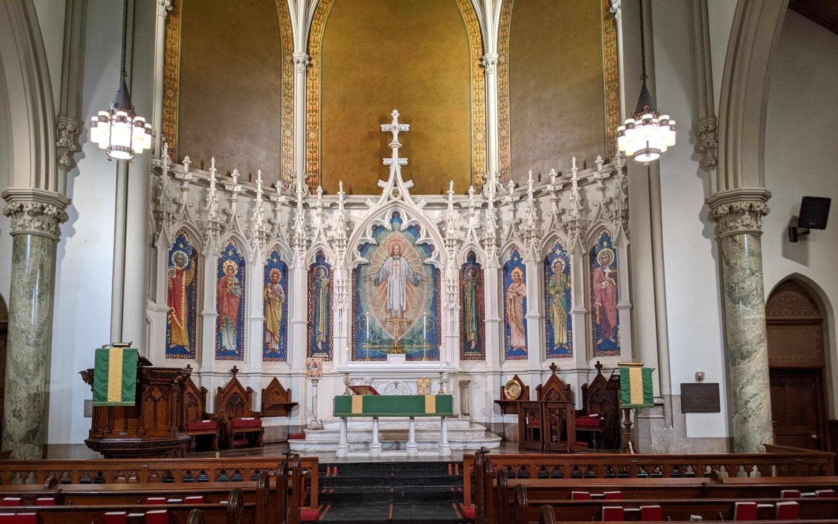 Sanctuary, Holy Trinity Lutheran Church photo #1