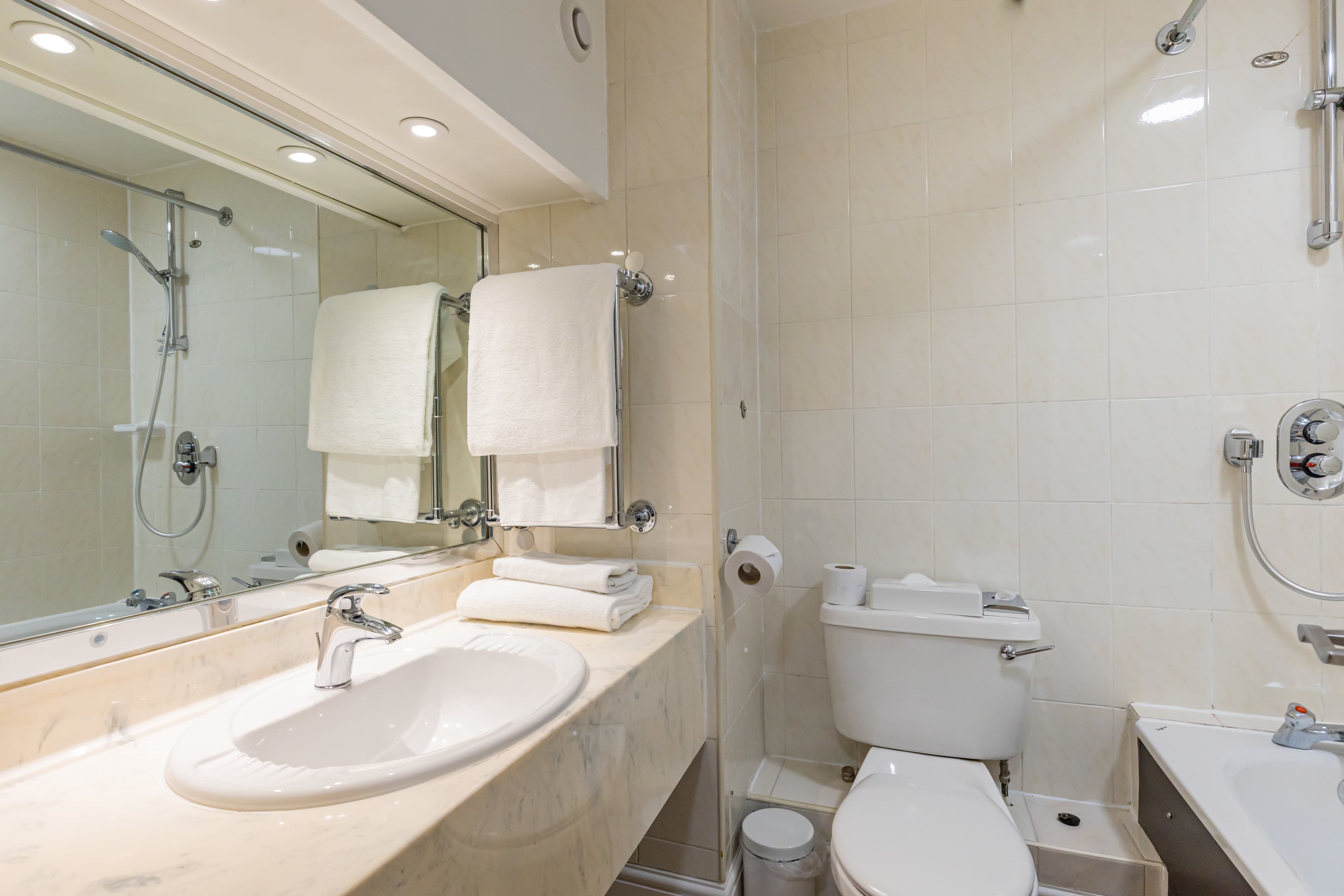 Parkside Suite, Mercure Tunbridge Wells Hotel photo #11