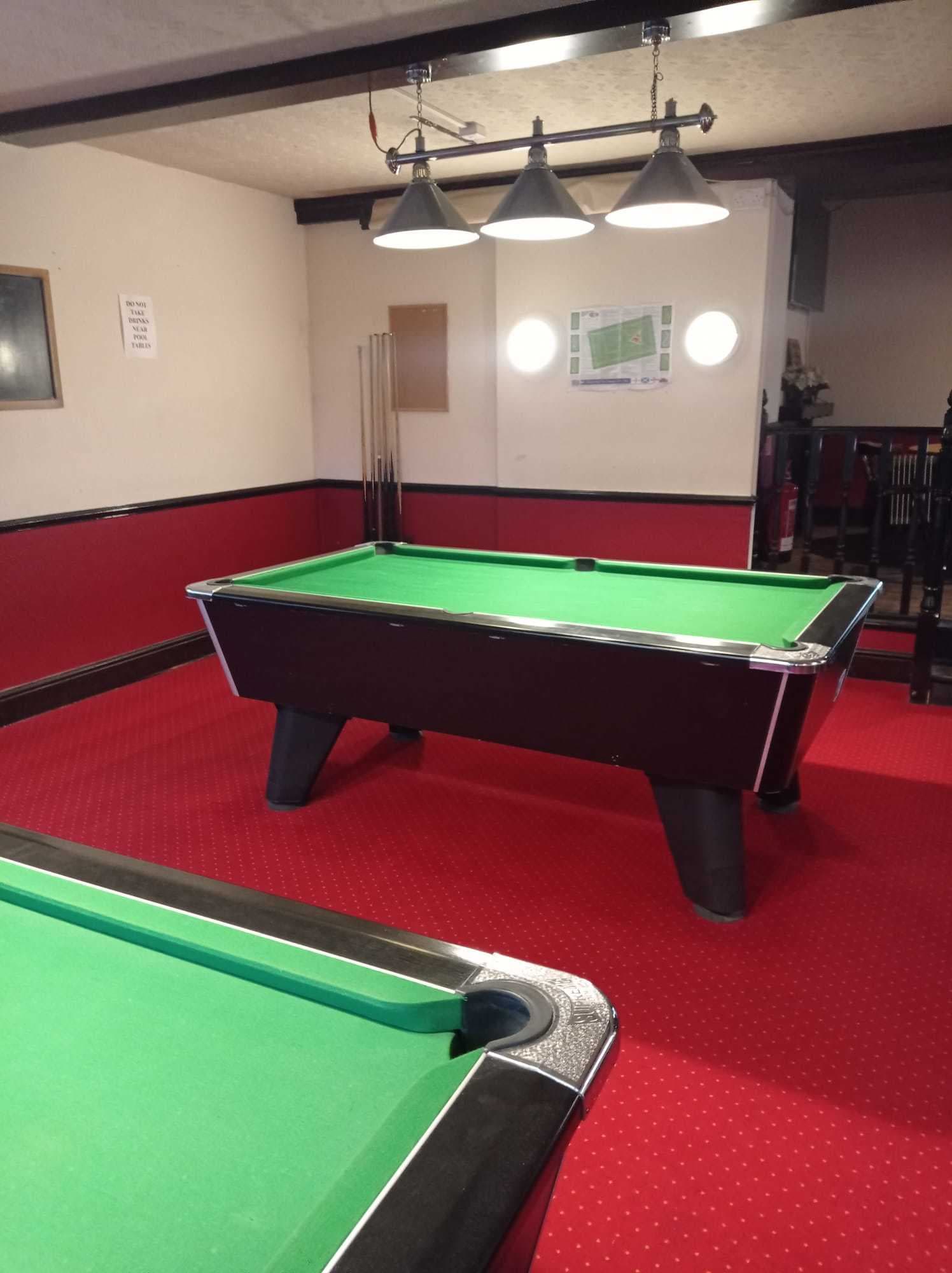 Exclusive Hire, QUEENS HEAD photo #3