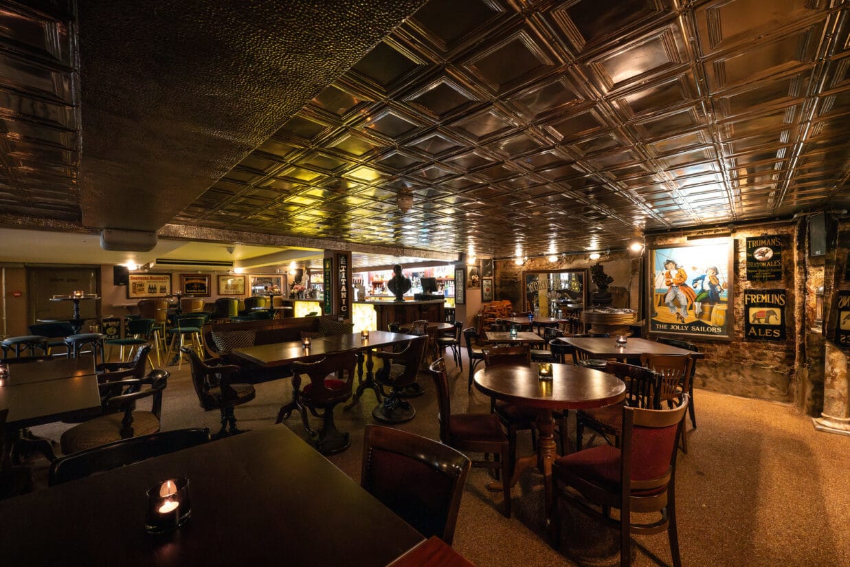 Photo of Trafalgar Tavern, Cribbs Parlour
