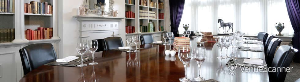 Library, Macdonald Berystede Hotel & Spa photo #1