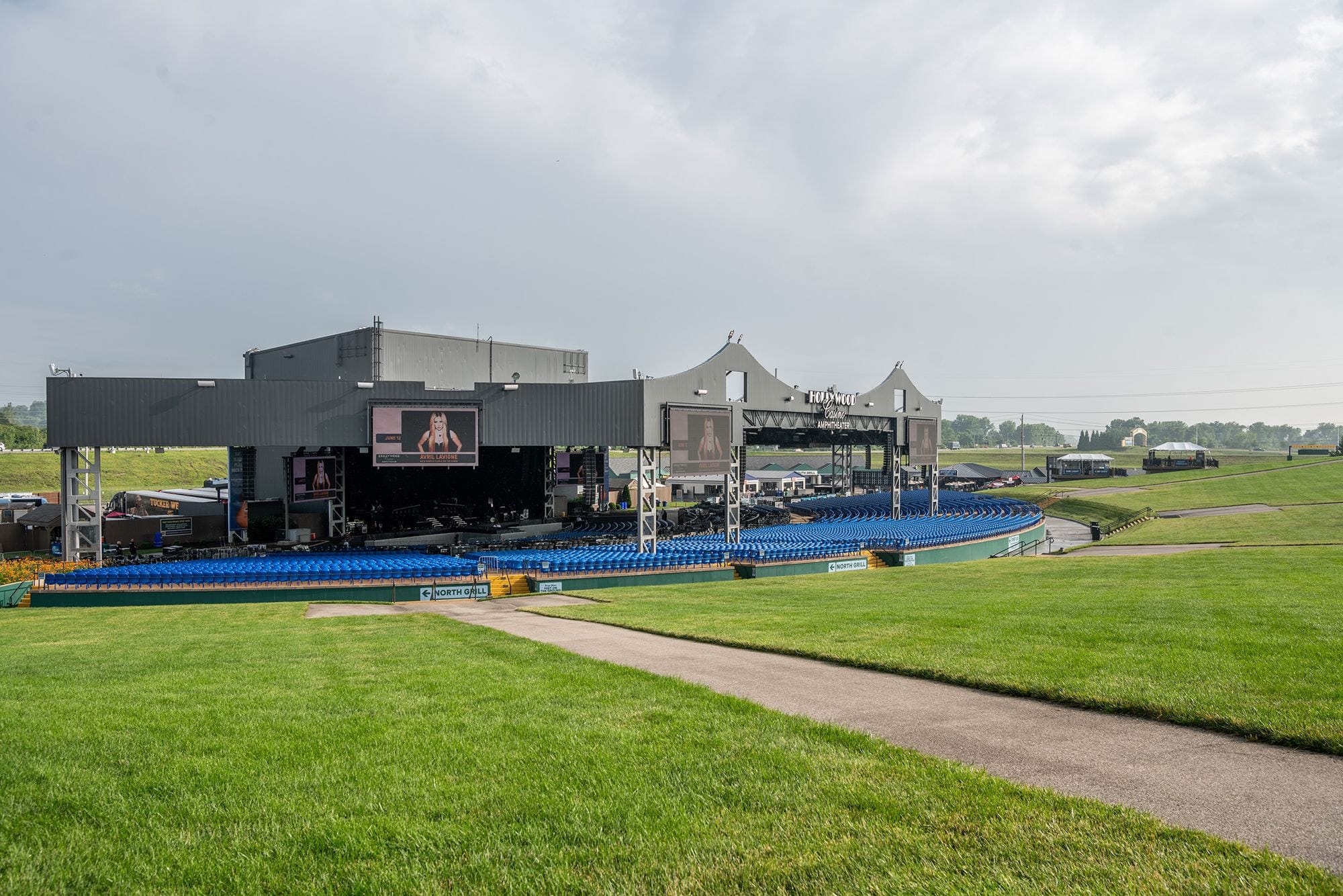 Photo of Hollywood Casino Amphitheater St. Louis, Lawn