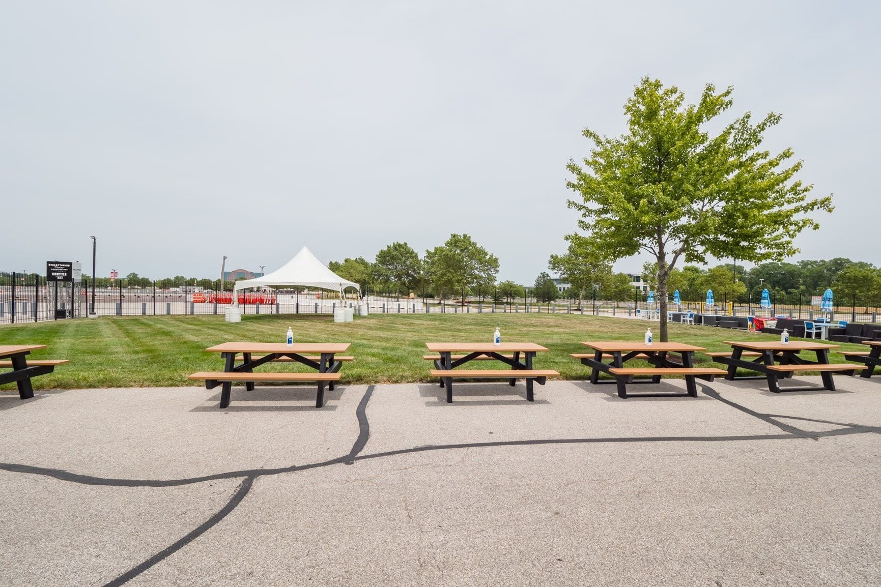 Photo of Hollywood Casino Amphitheater St. Louis, North Plaza