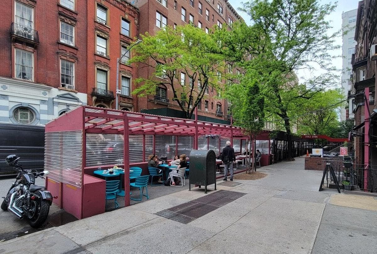 Outdoor Dining Area, Alice's Tea Cup Chapter 1 photo #1