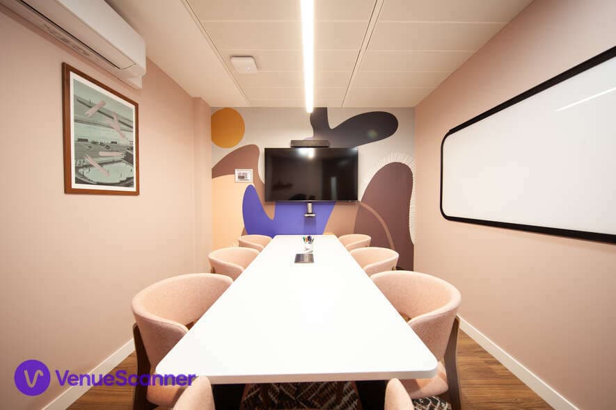 Ali, Runway East Bloomsbury photo #1