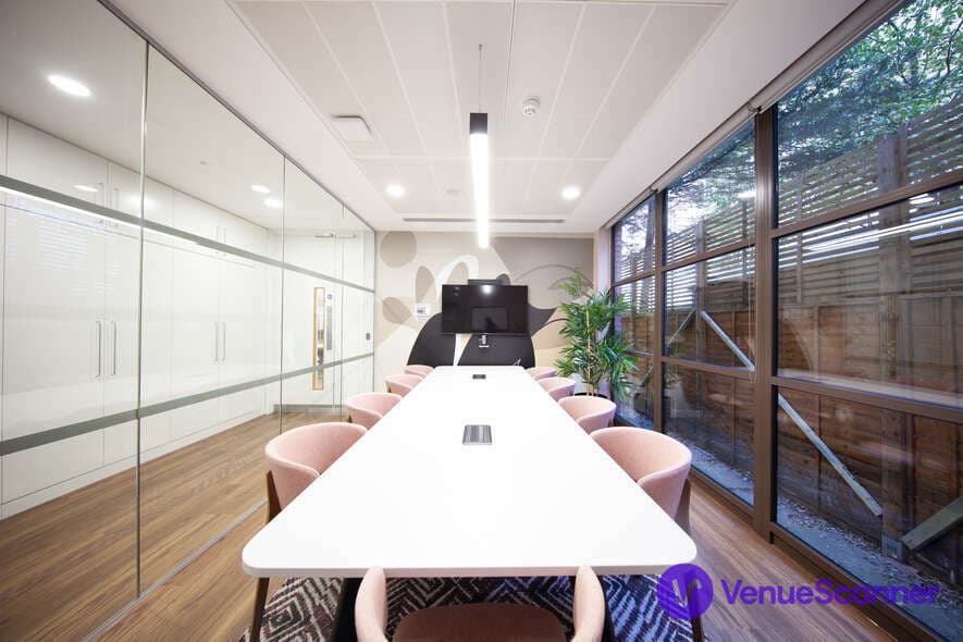 Malorie, Runway East Bloomsbury photo #1