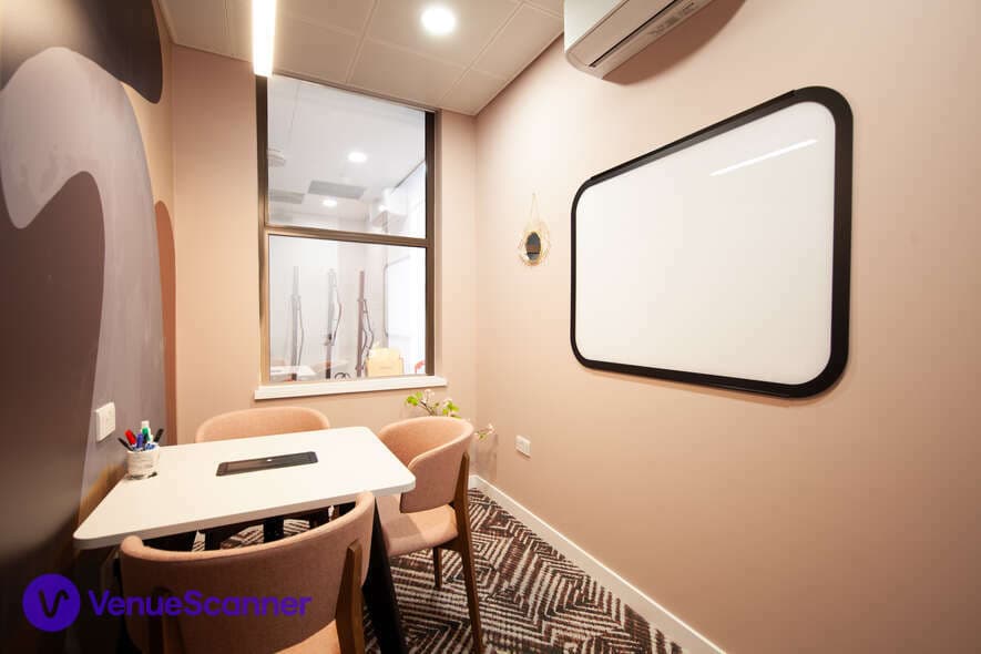 Orwell, Runway East Bloomsbury photo #1