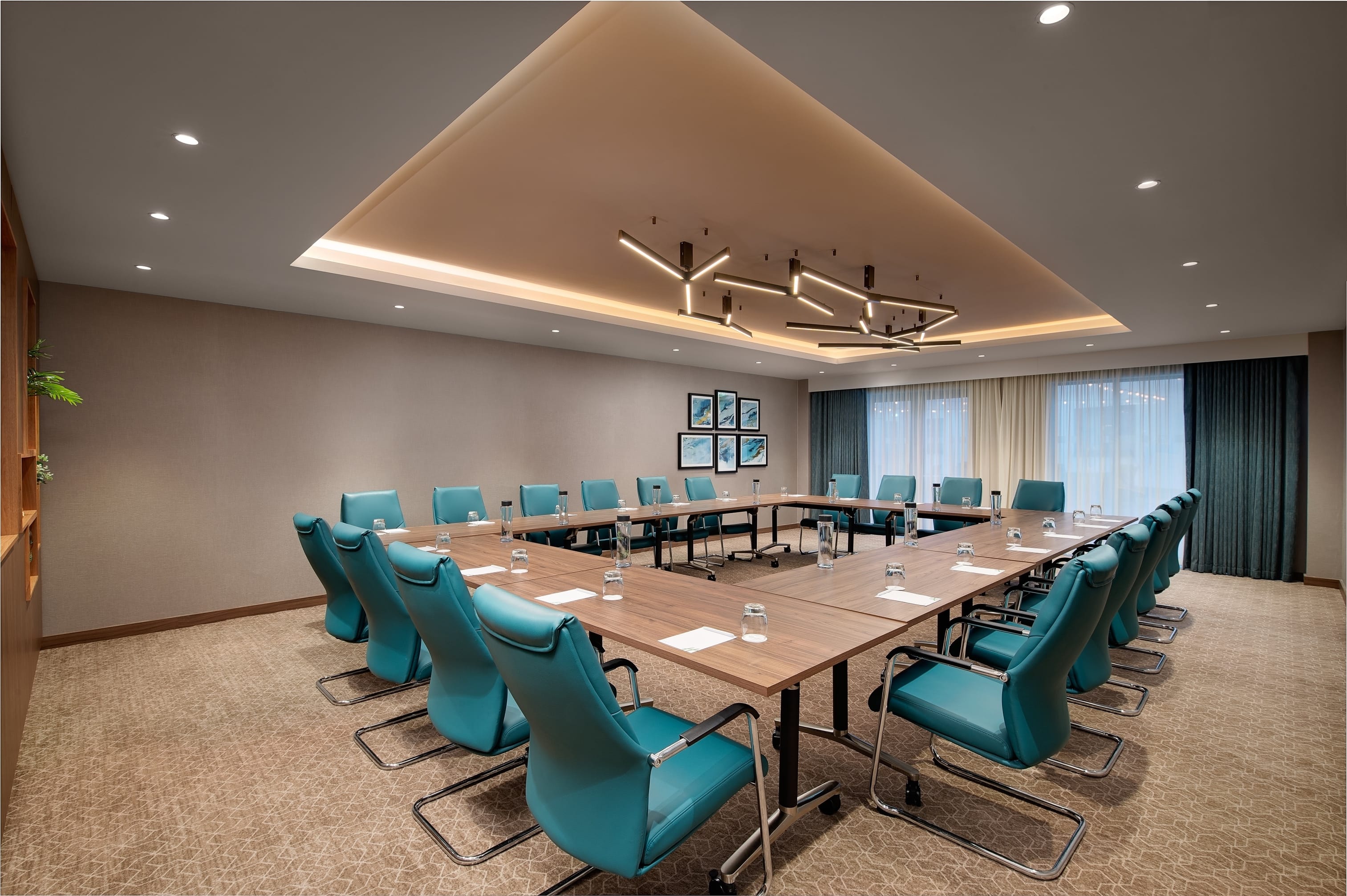 Photo of Holiday Inn London Gatwick Worth, Exclusive Hire