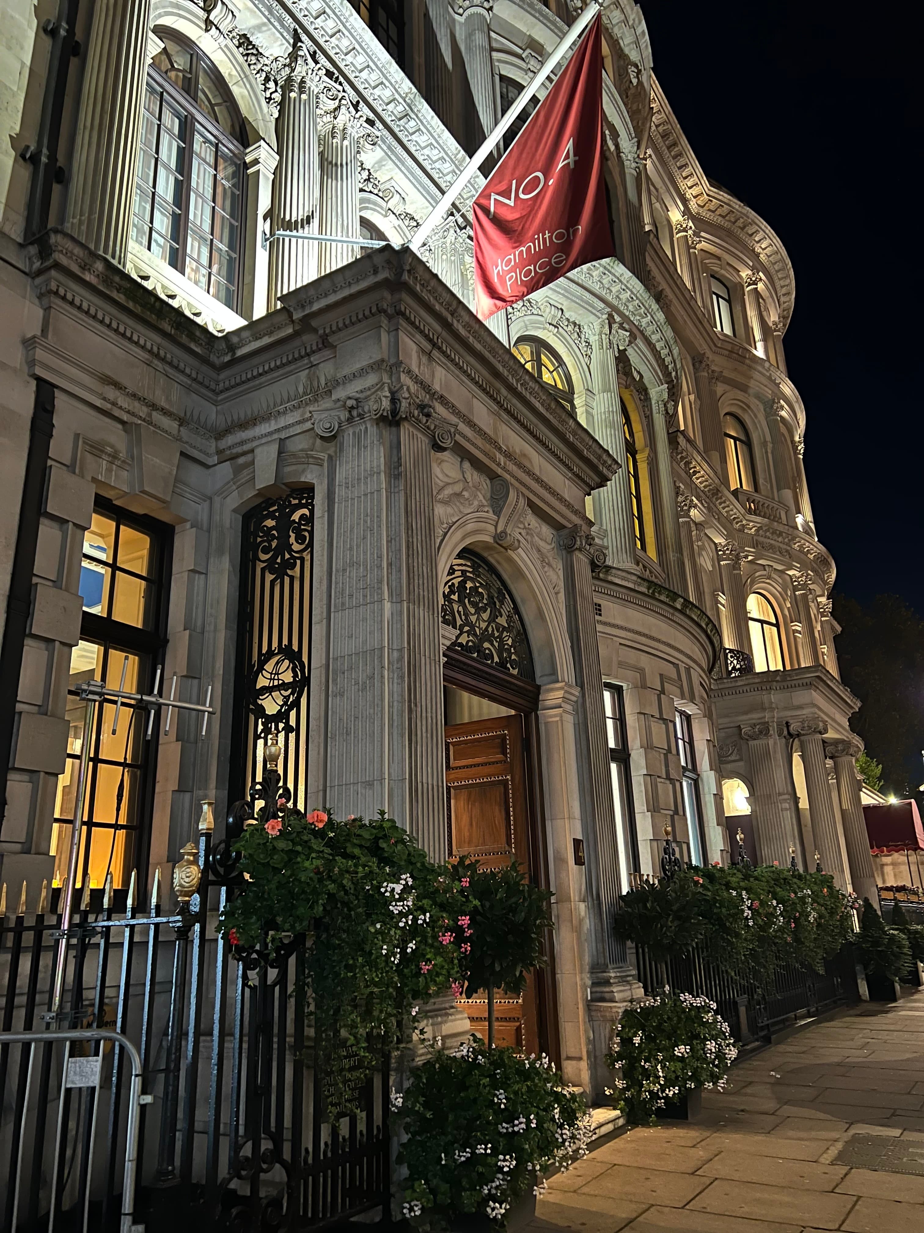 No 4 Hamilton Place photo #2