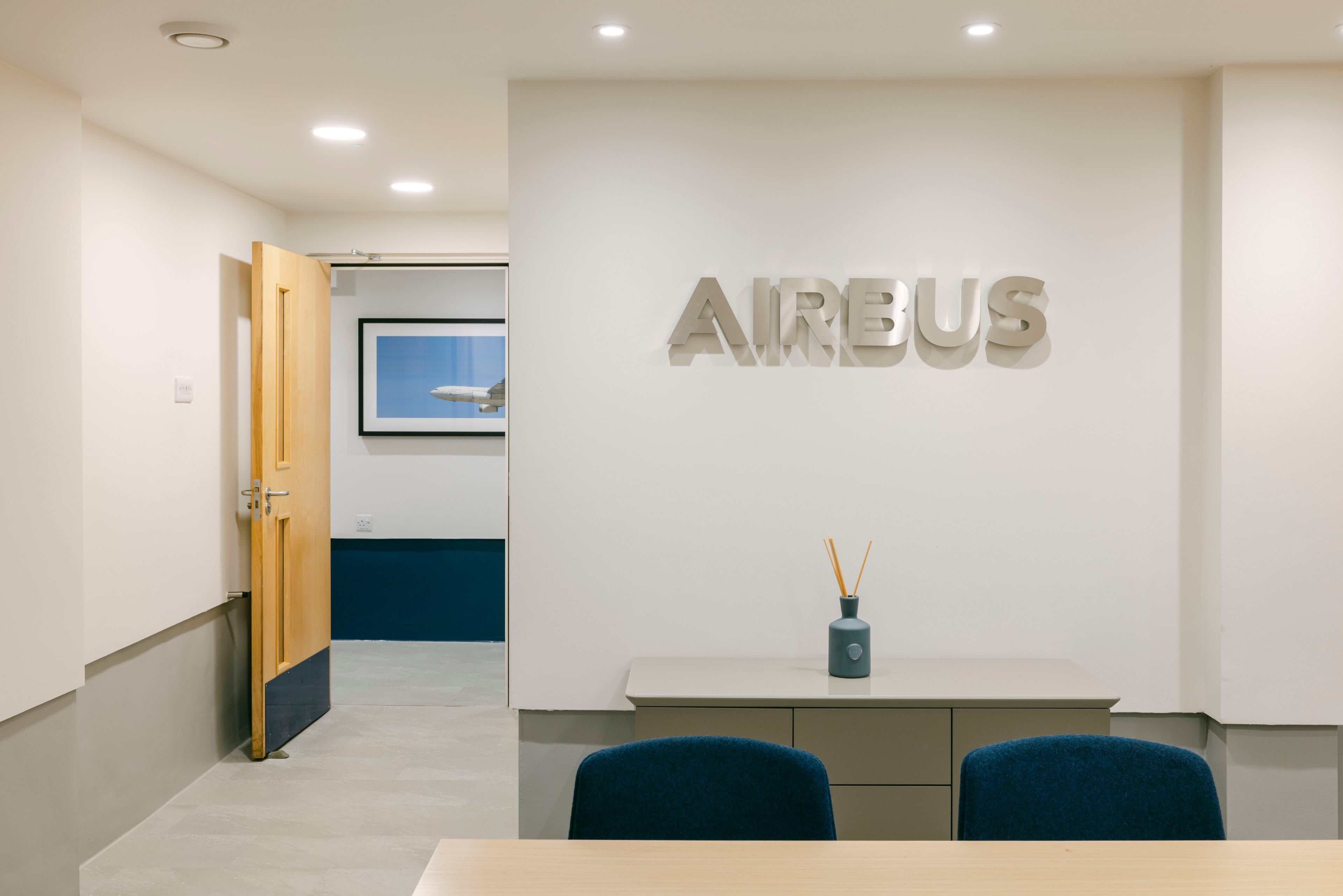 Photo of No 4 Hamilton Place, Airbus Boardroom