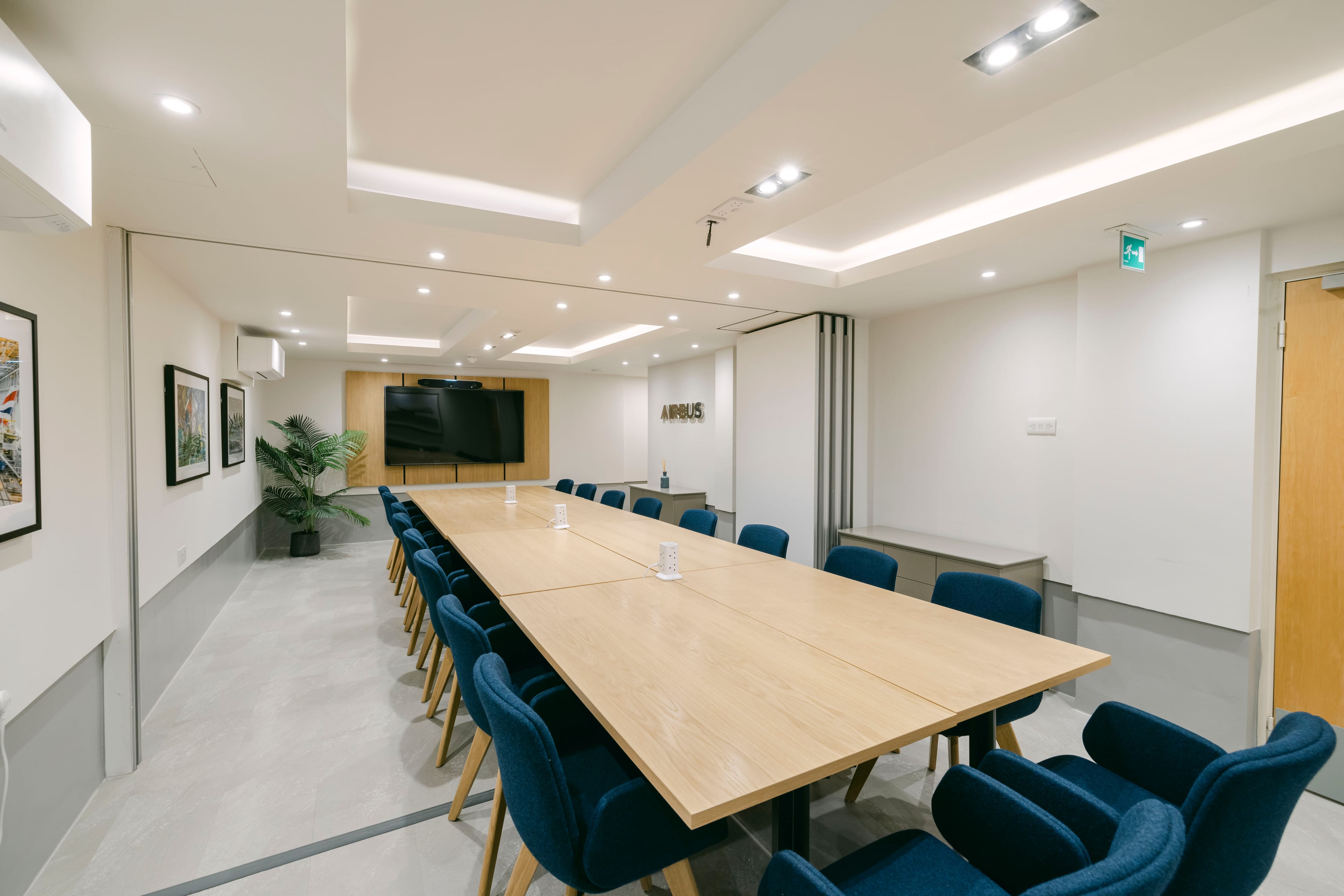 Photo of No 4 Hamilton Place, Airbus Boardroom