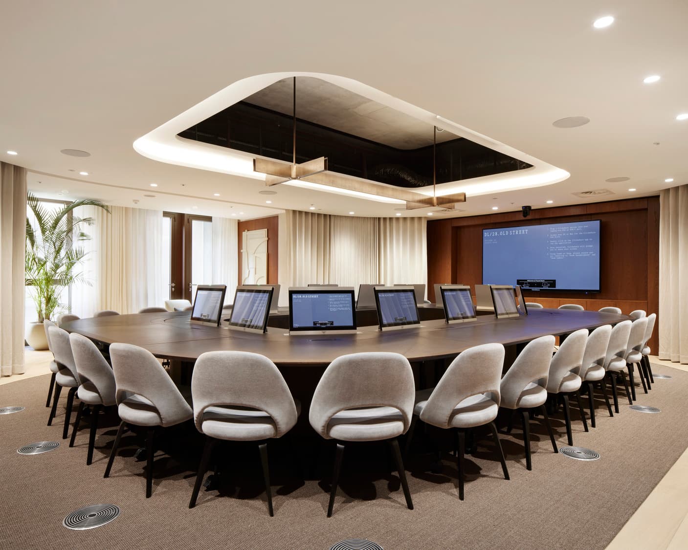 Prouvé Room, DL/28 Old Street photo #3