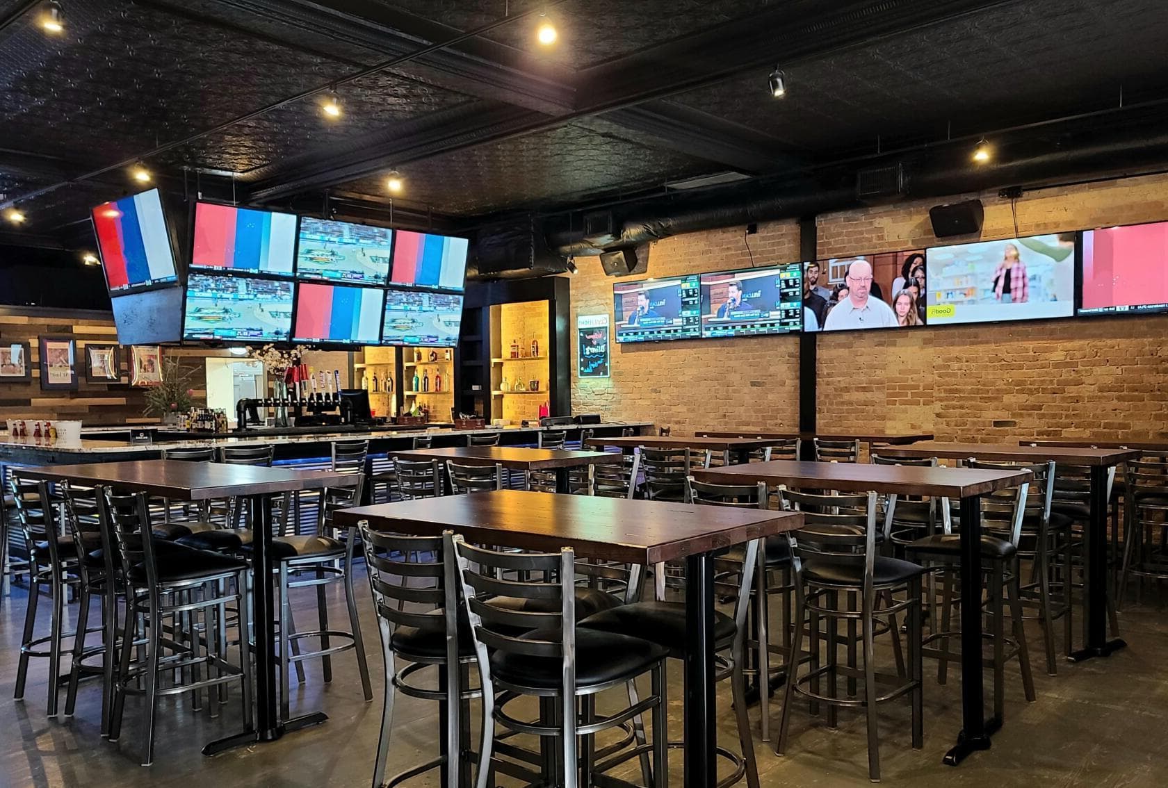 Photo of Oliver's Bar & Grill - Woodstock