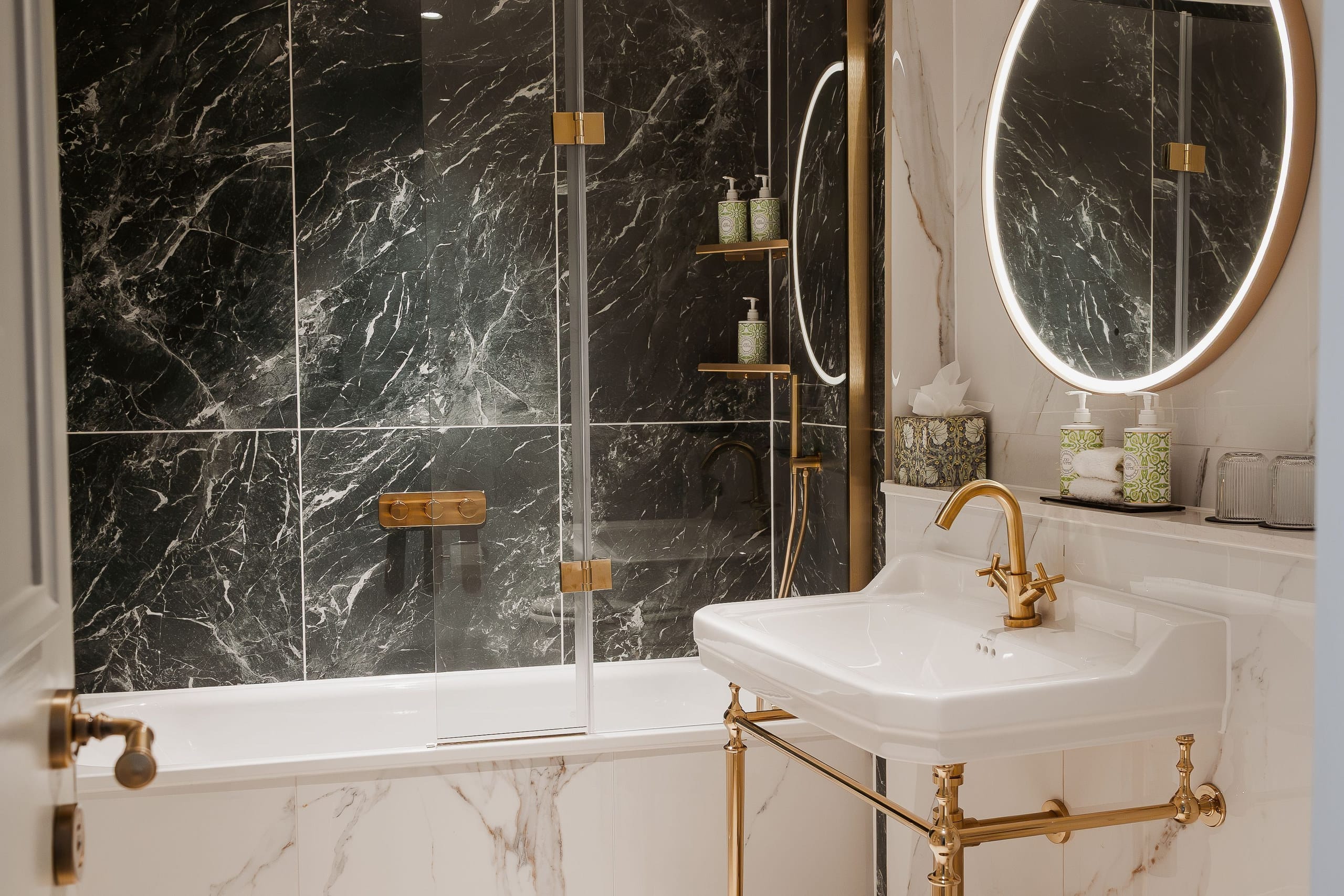 Photo of Castle Hotel, Windsor, Warwick Suite