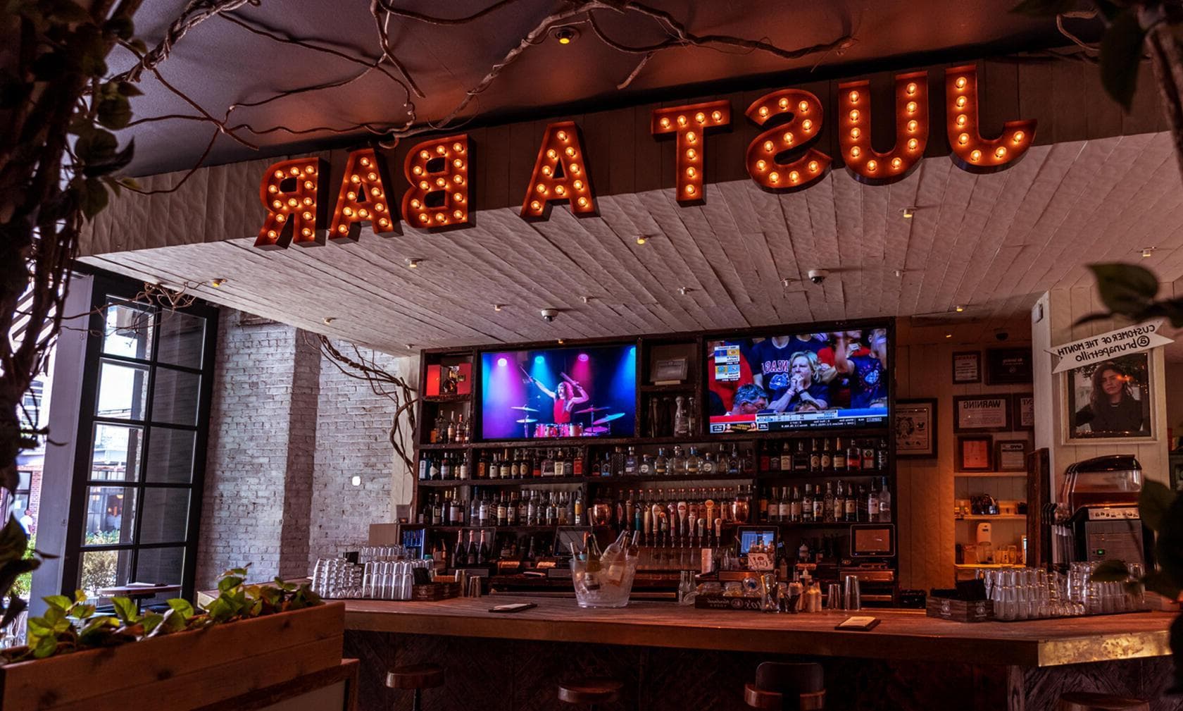 Main Bar & Lounge