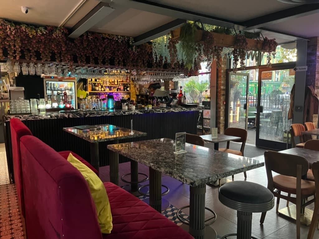 The Solo Oasis Garden & Inside Bar, The Solo Kitchen & Rooftop Bar photo #1