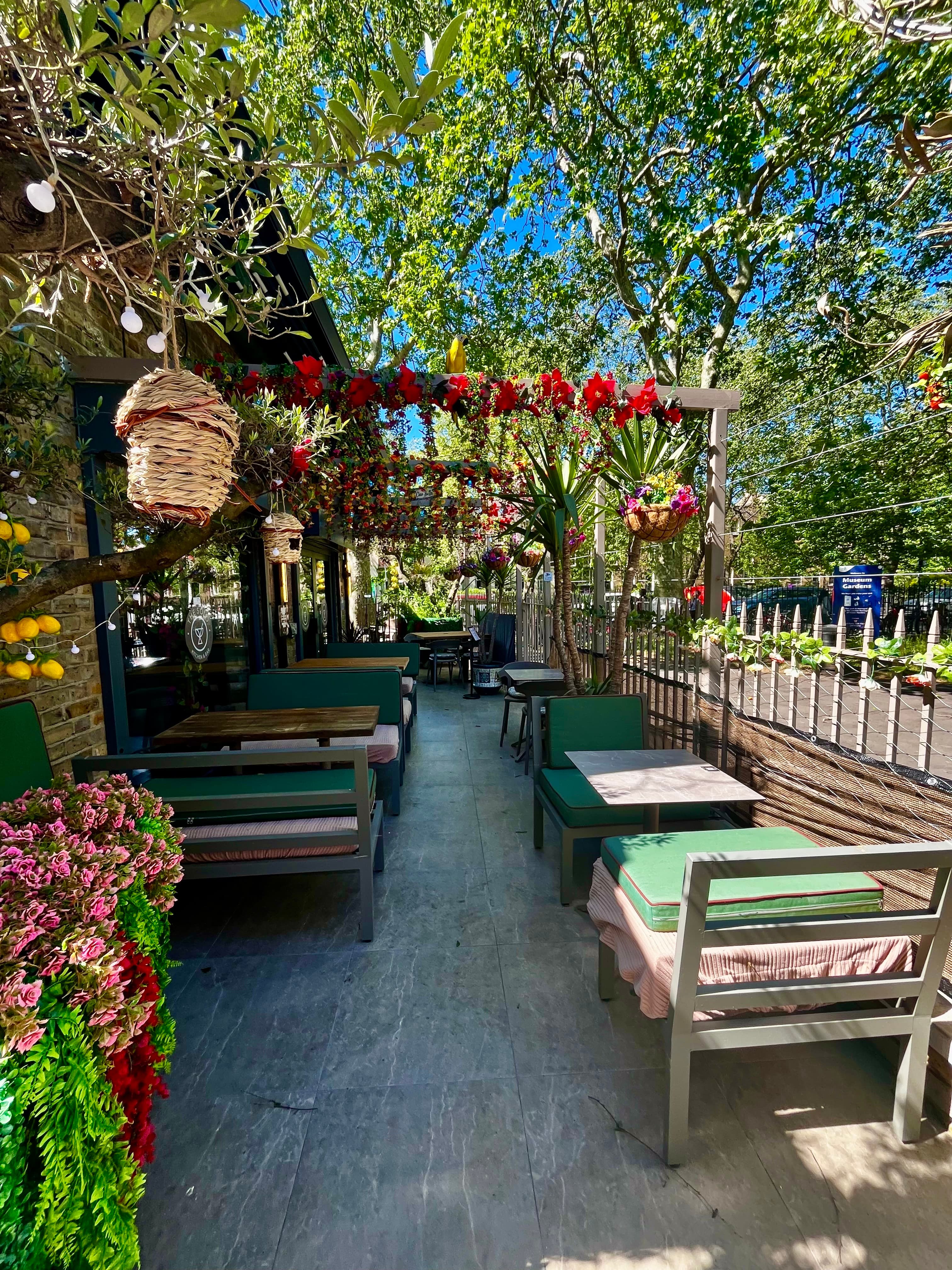 The Solo Oasis Garden & Inside Bar, The Solo Kitchen & Rooftop Bar photo #3