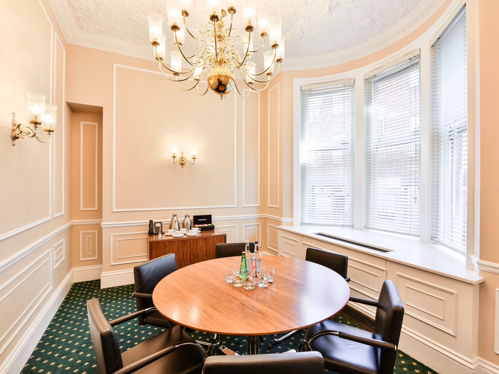 Photo of The Argyll Club 23 Berkley Square, The Bruton (2)