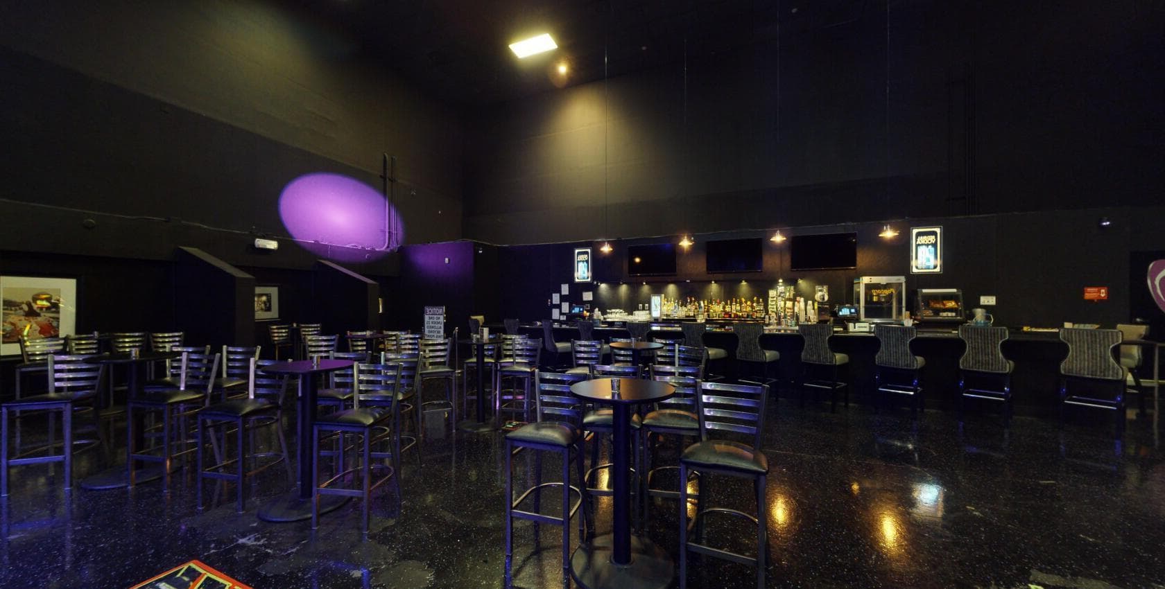 Robin Leach Lounge, NOTORIETY photo #1